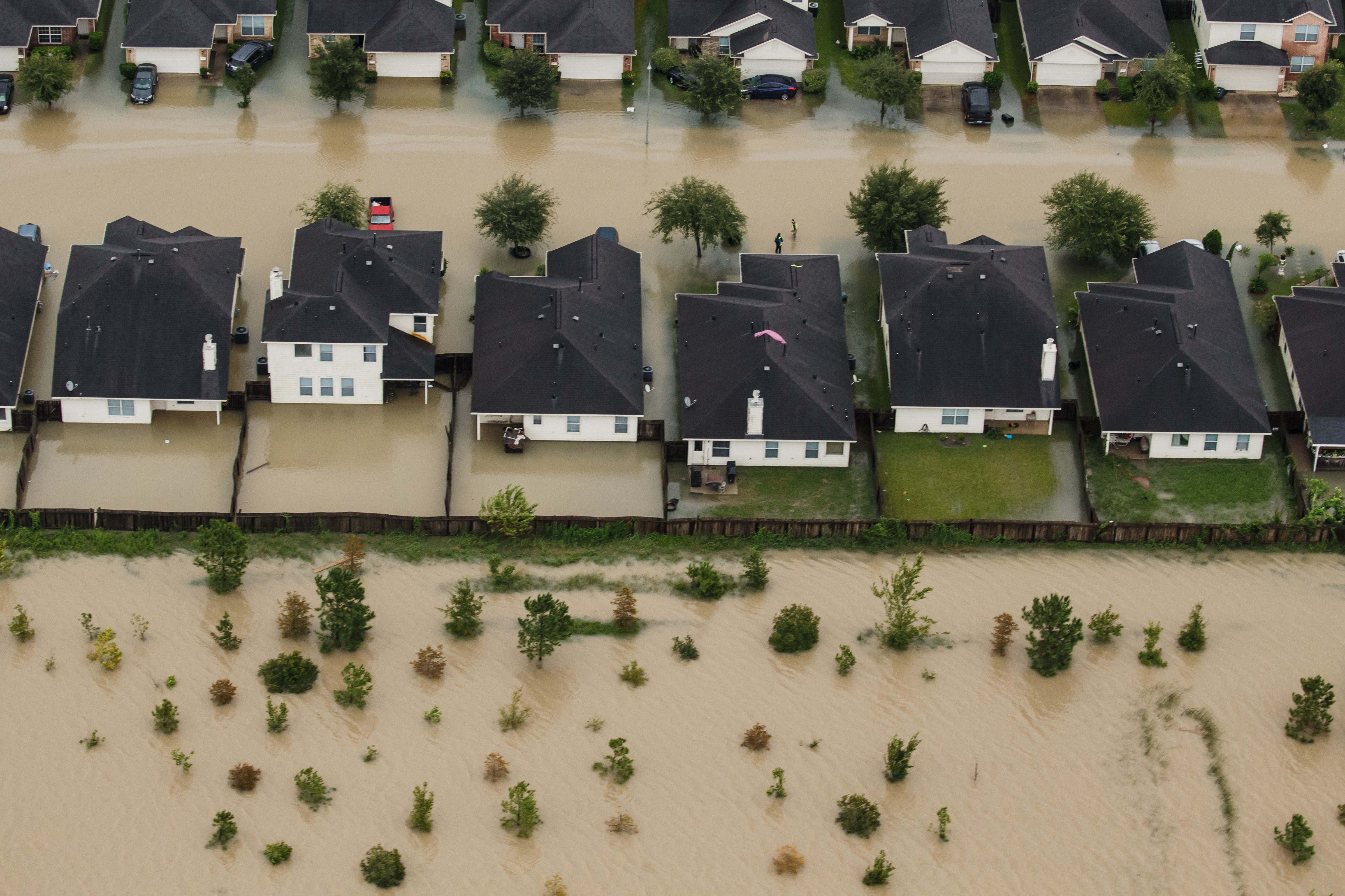 Residential neighborhoods near the Interstate 10 sit in floodwater in the wake of Hurricane Harvey on August 29, 2017  in Houston, Texas. (Marcus Yam&mdash;LA Times/Getty Images)