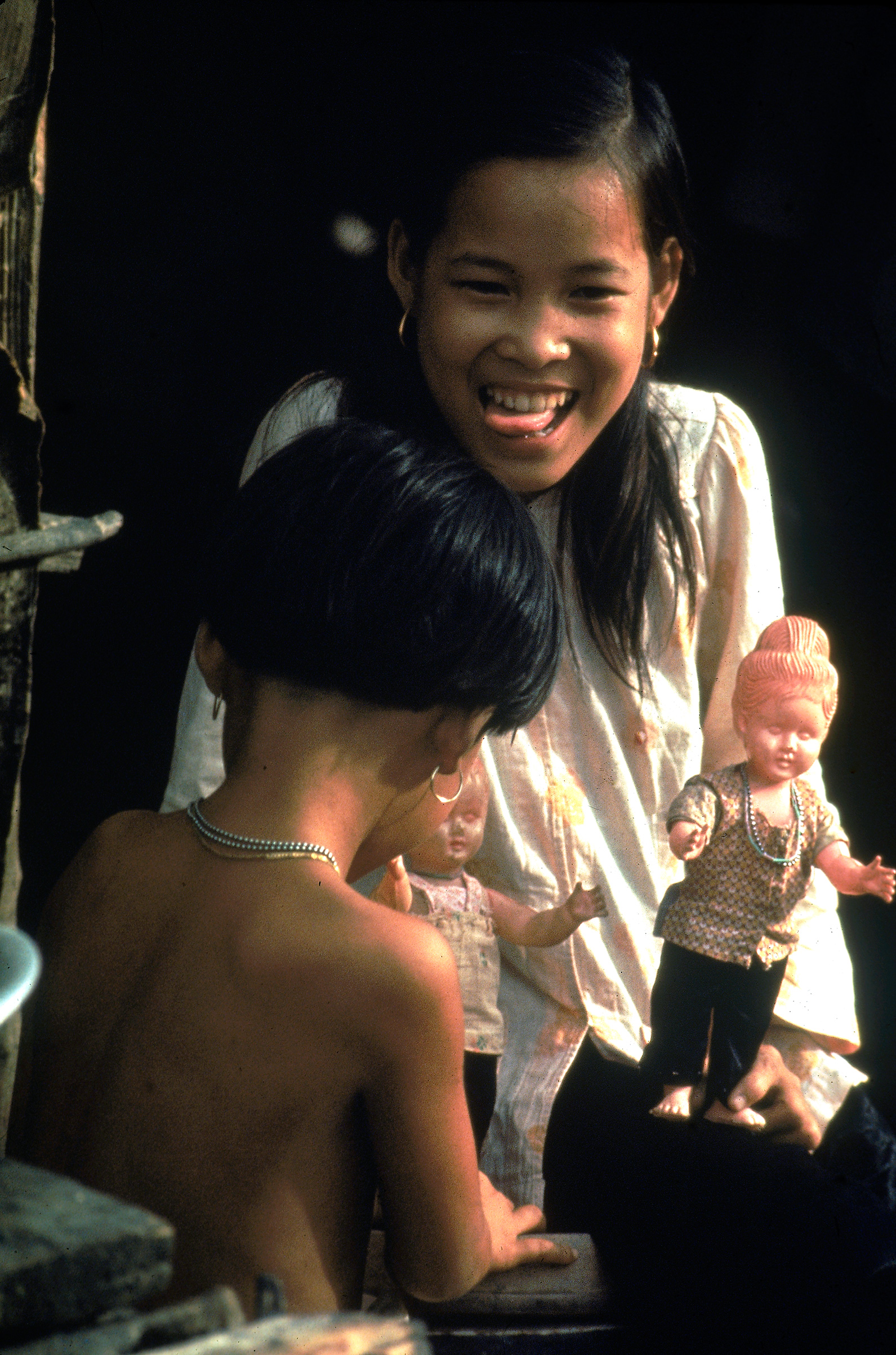 Vietnam war 1968 Larry Burrows photo essay "This Girl Tron."