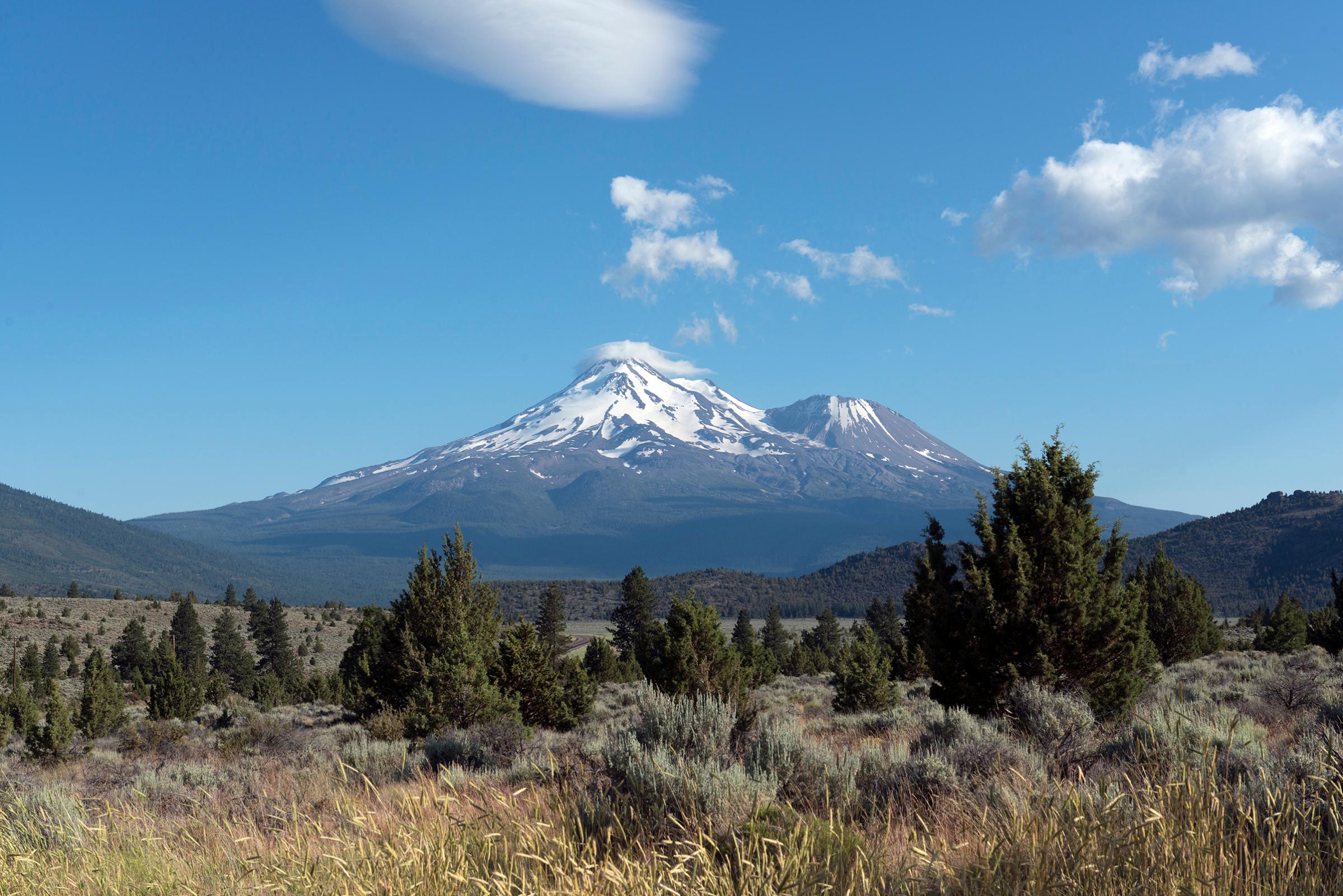 Mount Shasta, is located at the southern end of the Cascade Range in Siskiyou County, California