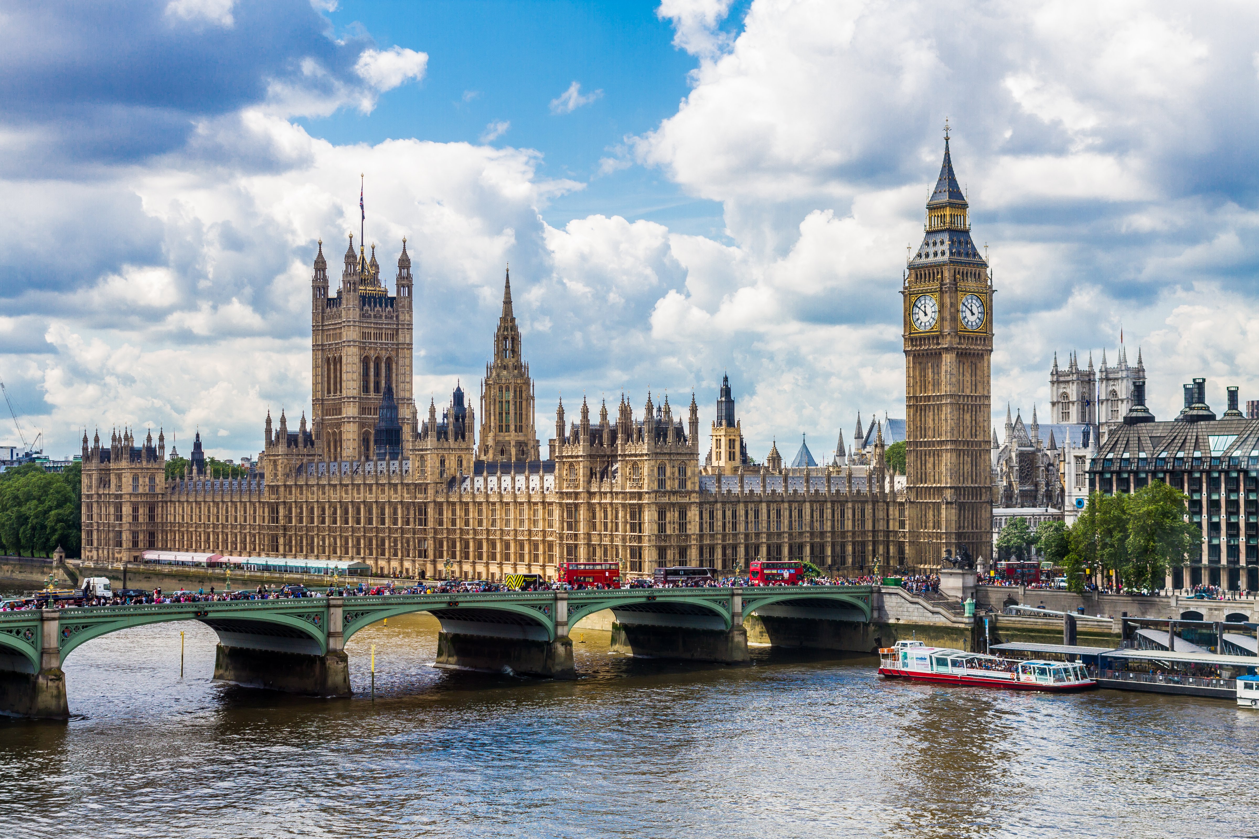 Thames river, Big Ben and the House of Parliament. (Victor Cardoner&mdash;Getty Images)