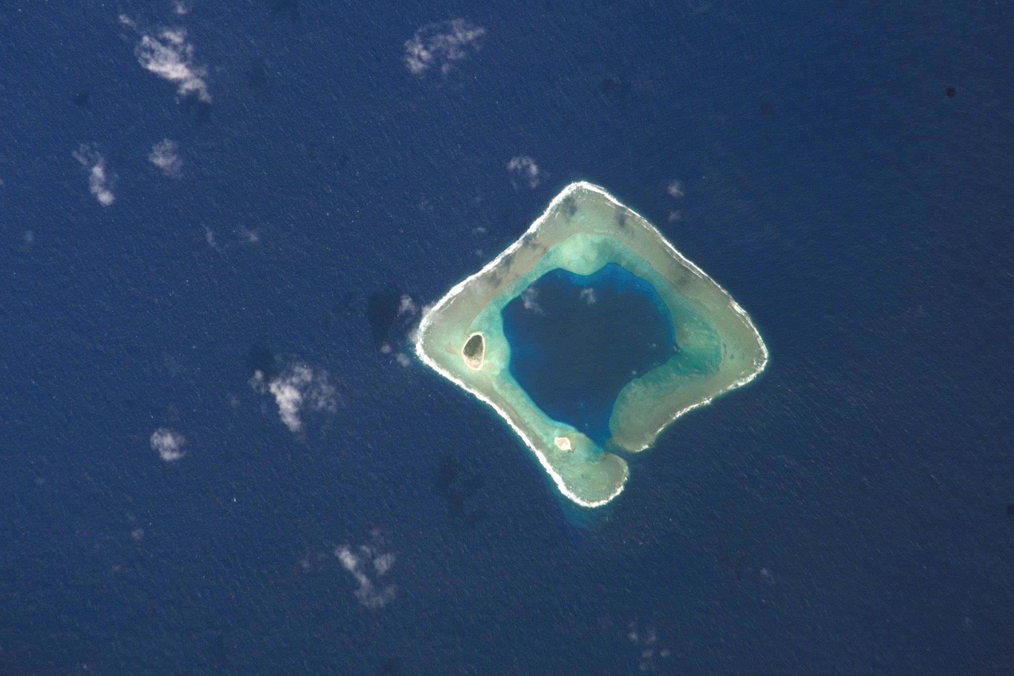 This image taken by a crew member aboard the International Space Station during Expedition 13 shows Rose Island in American Samoa. (NASA)