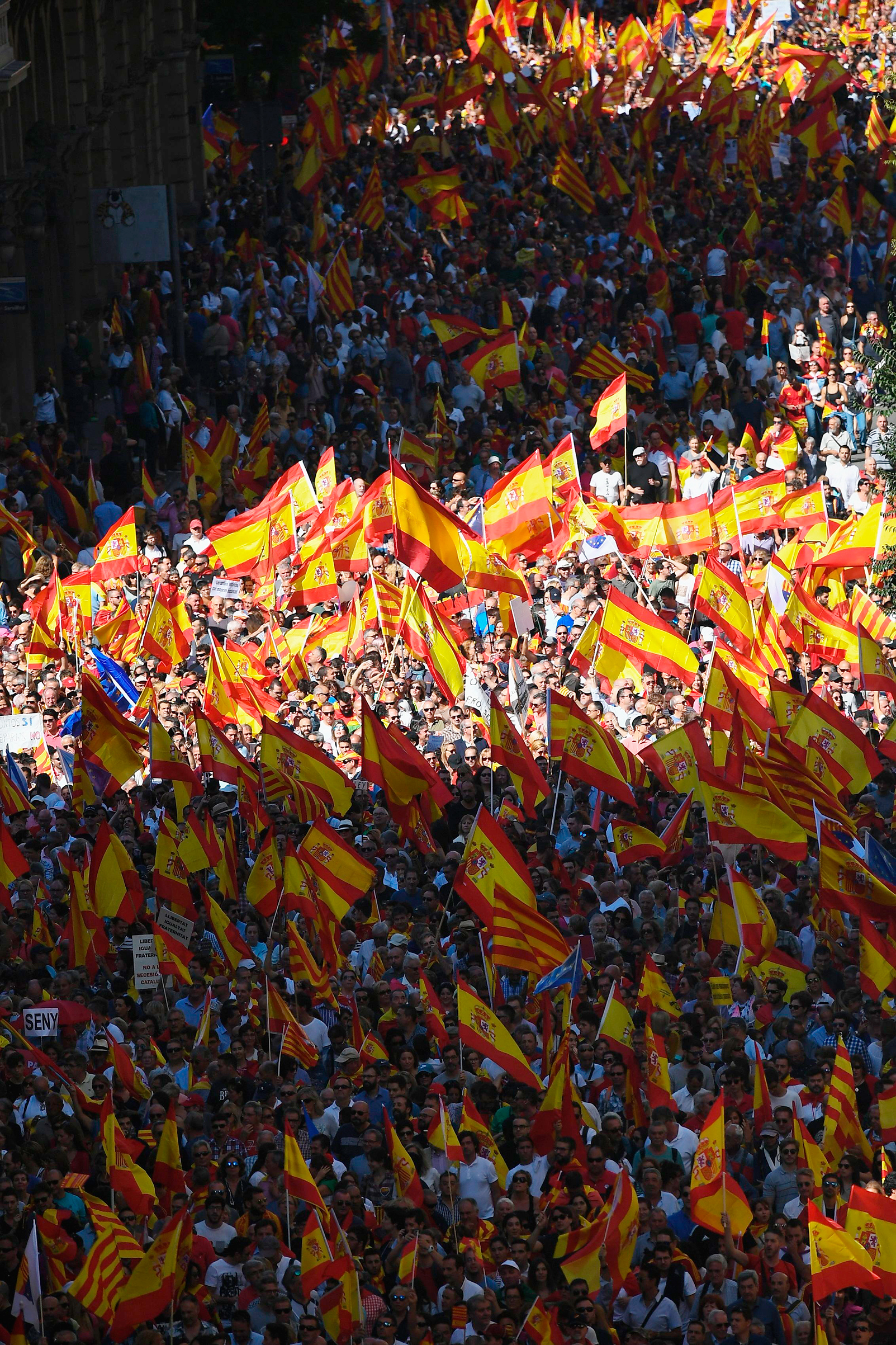silent majority rallies in opposition to independence from Spain in Barcelona