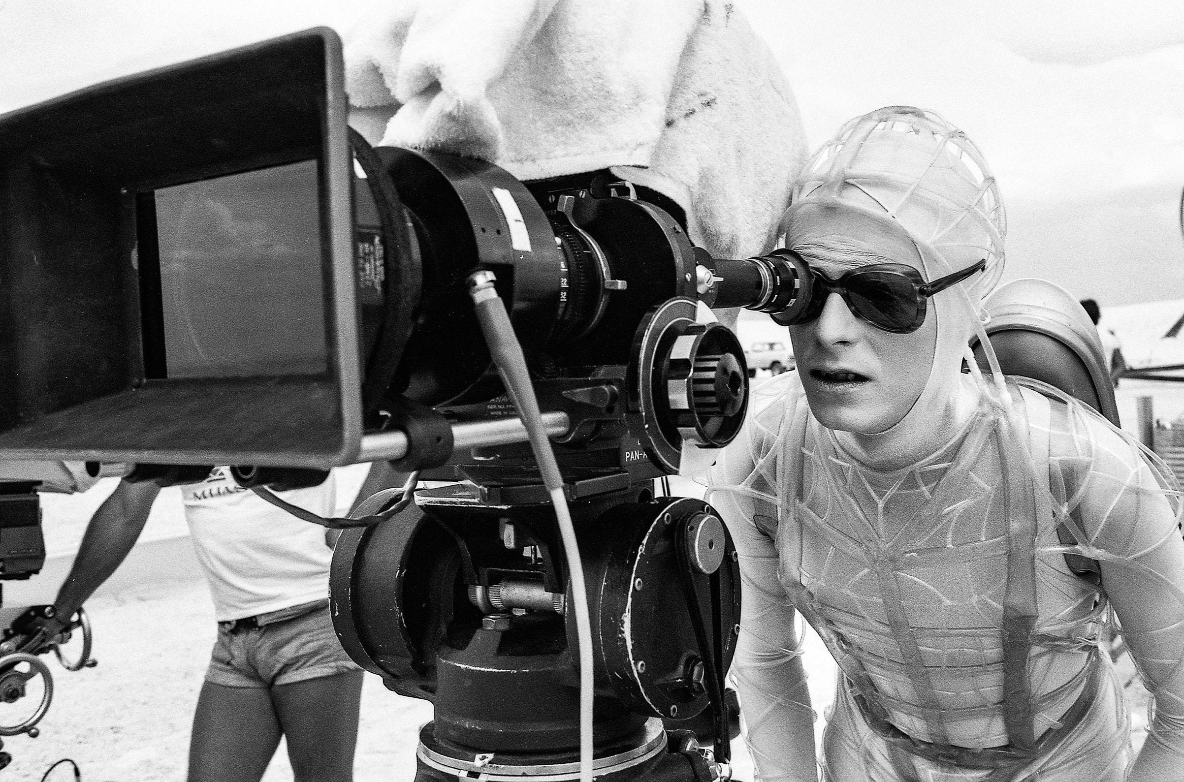 Behind the scenes of the 1976 Nic Roeg film 'The Man Who Fell To Earth' starring David Bowie.