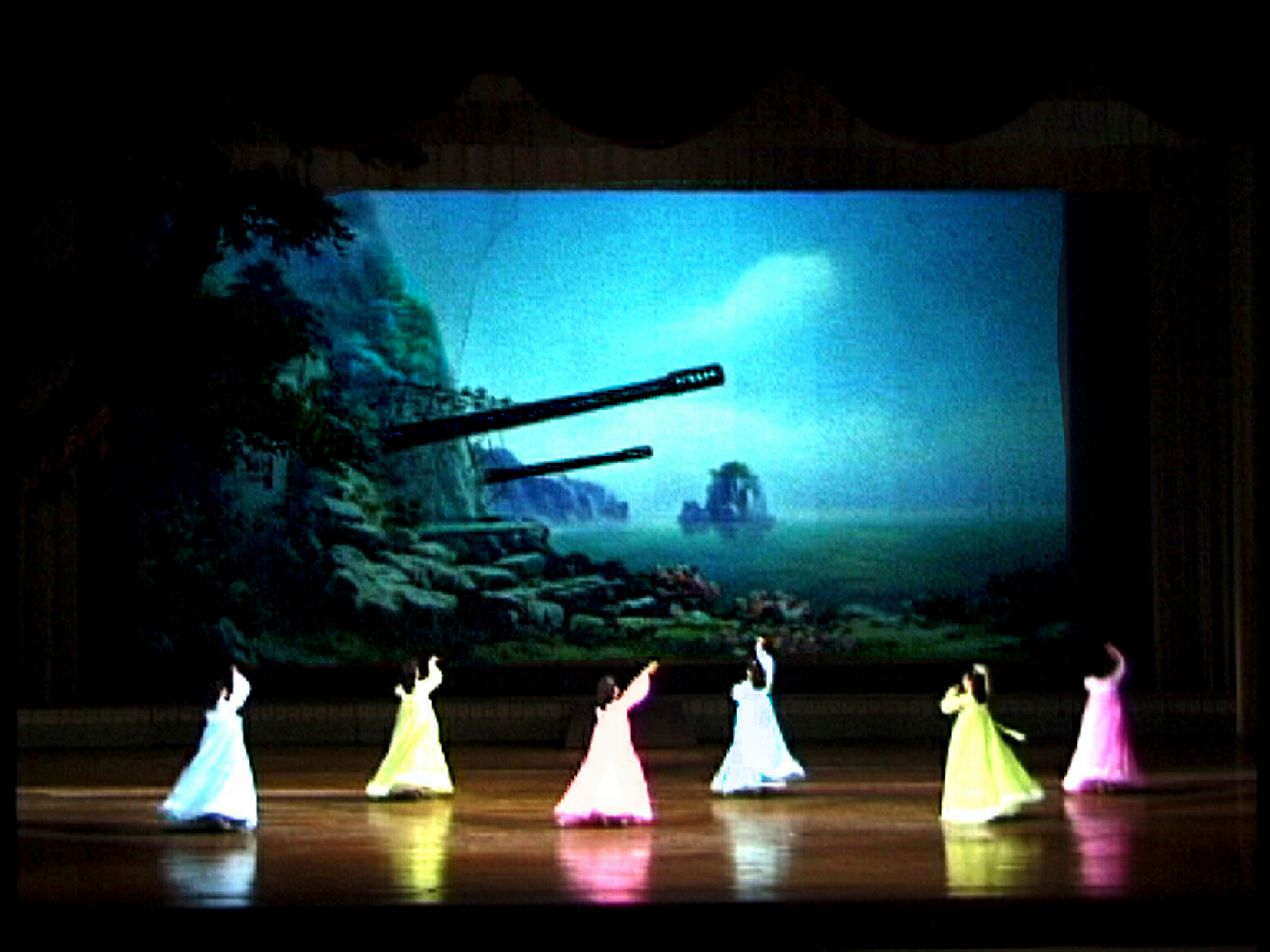 A performance in the Youth Central Hall in Pyongyang in 2000. (Nicolas Righetti)
