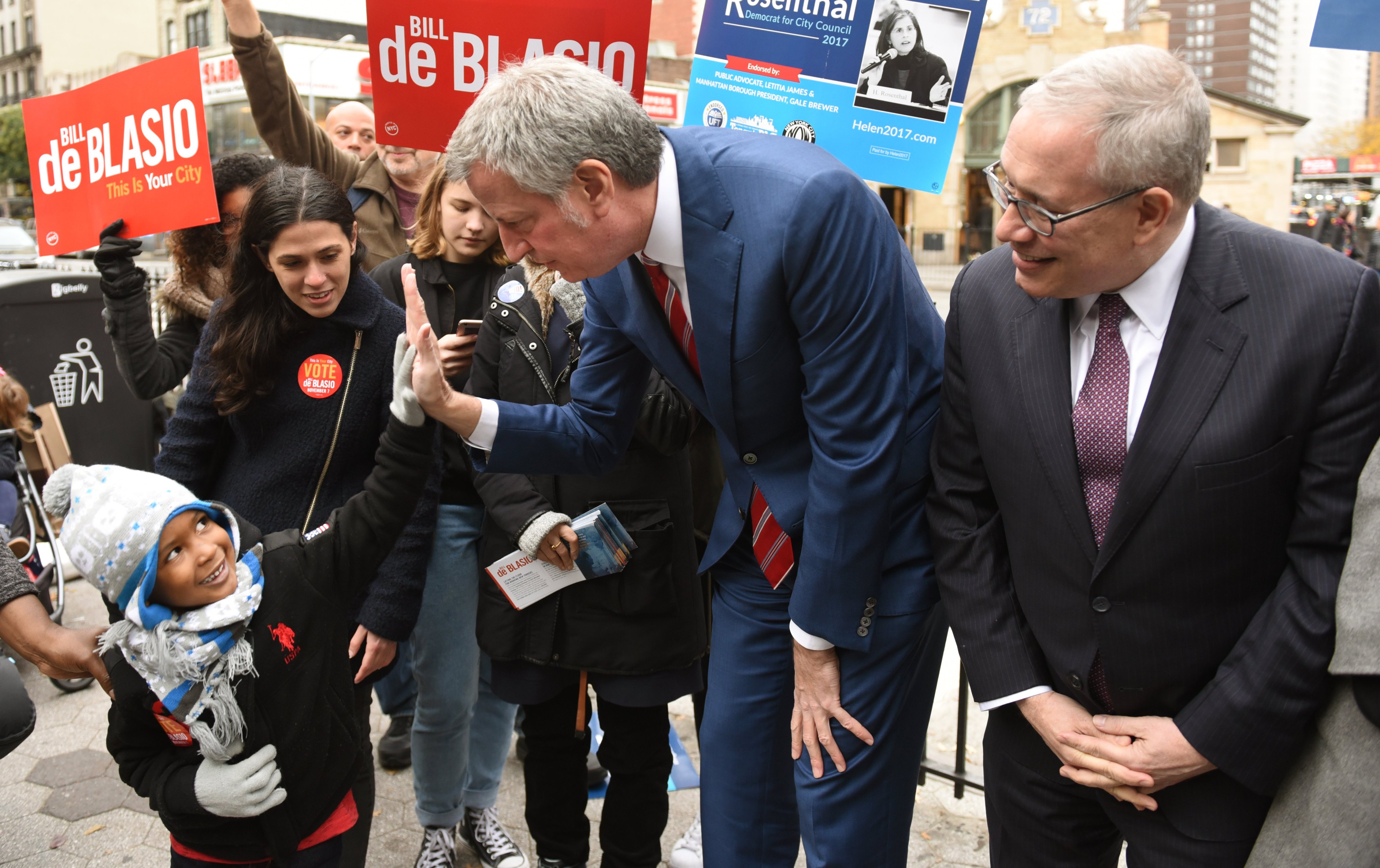 New York City Mayor Bill de Blasio greets people in New York on Nov. 7, 2017. (Timothy A. Clary—AFP/Getty Images)