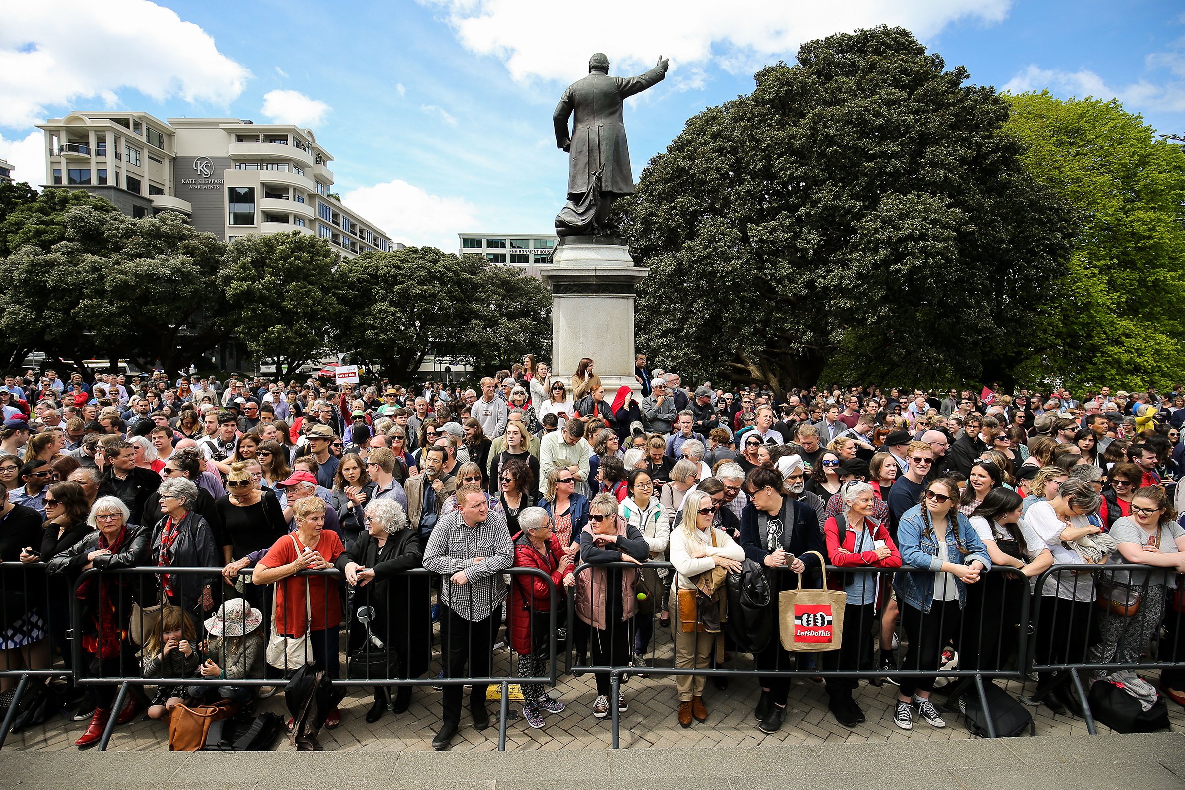 A crowd awaits the arrival of Prime Minister Jacinda Ardern at Parliament House in Wellington on Oct. 26, 2017. (Hagen Hopkins—Getty Images)