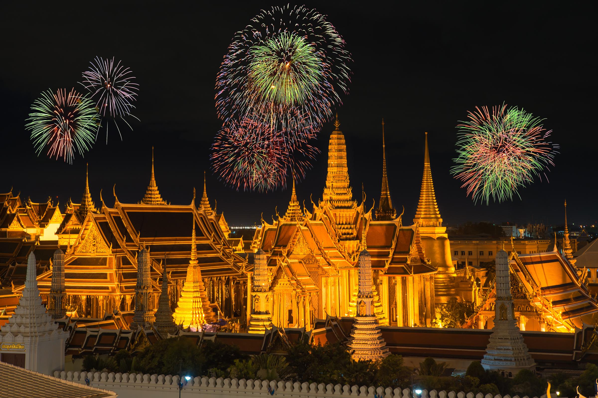 Grand palace and Wat phra keaw in night