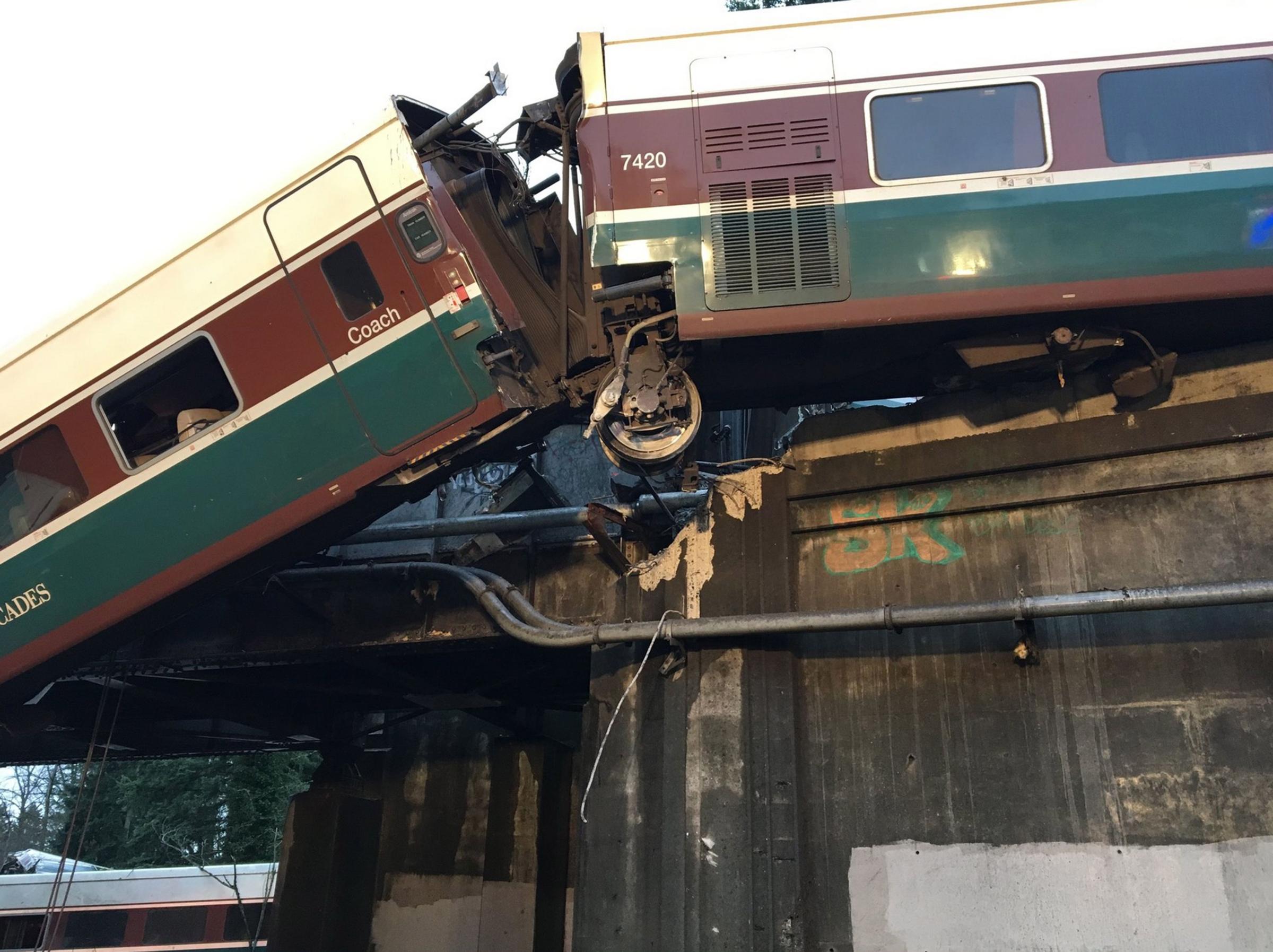 Amtrak train derails over highway, Olympia, USA - 18 Dec 2017