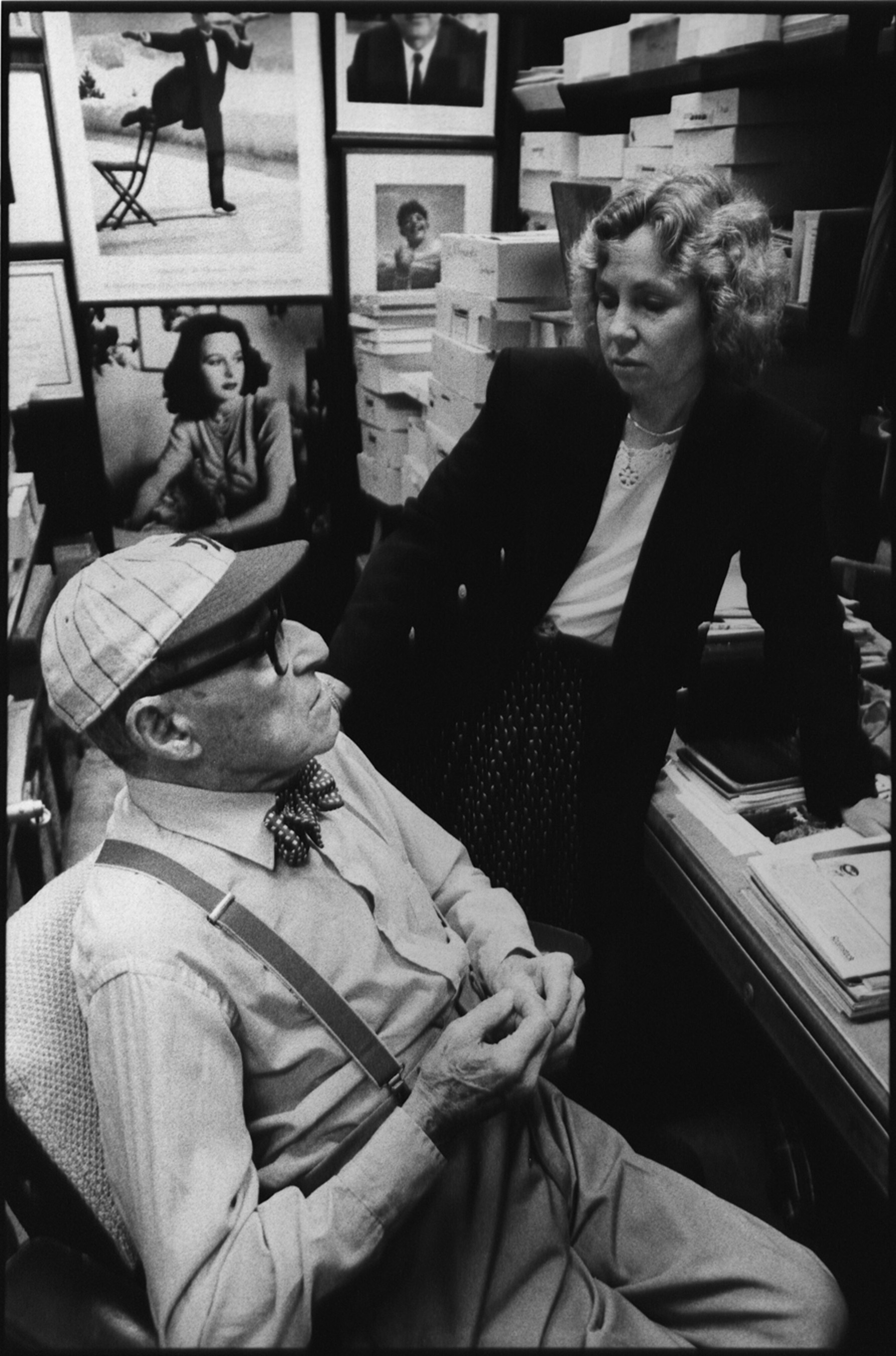 Bobbi Baker Burrows and Alfred Eisenstaedt in his office at the Time &amp; Life Building. (Courtesy Russell Burrows)