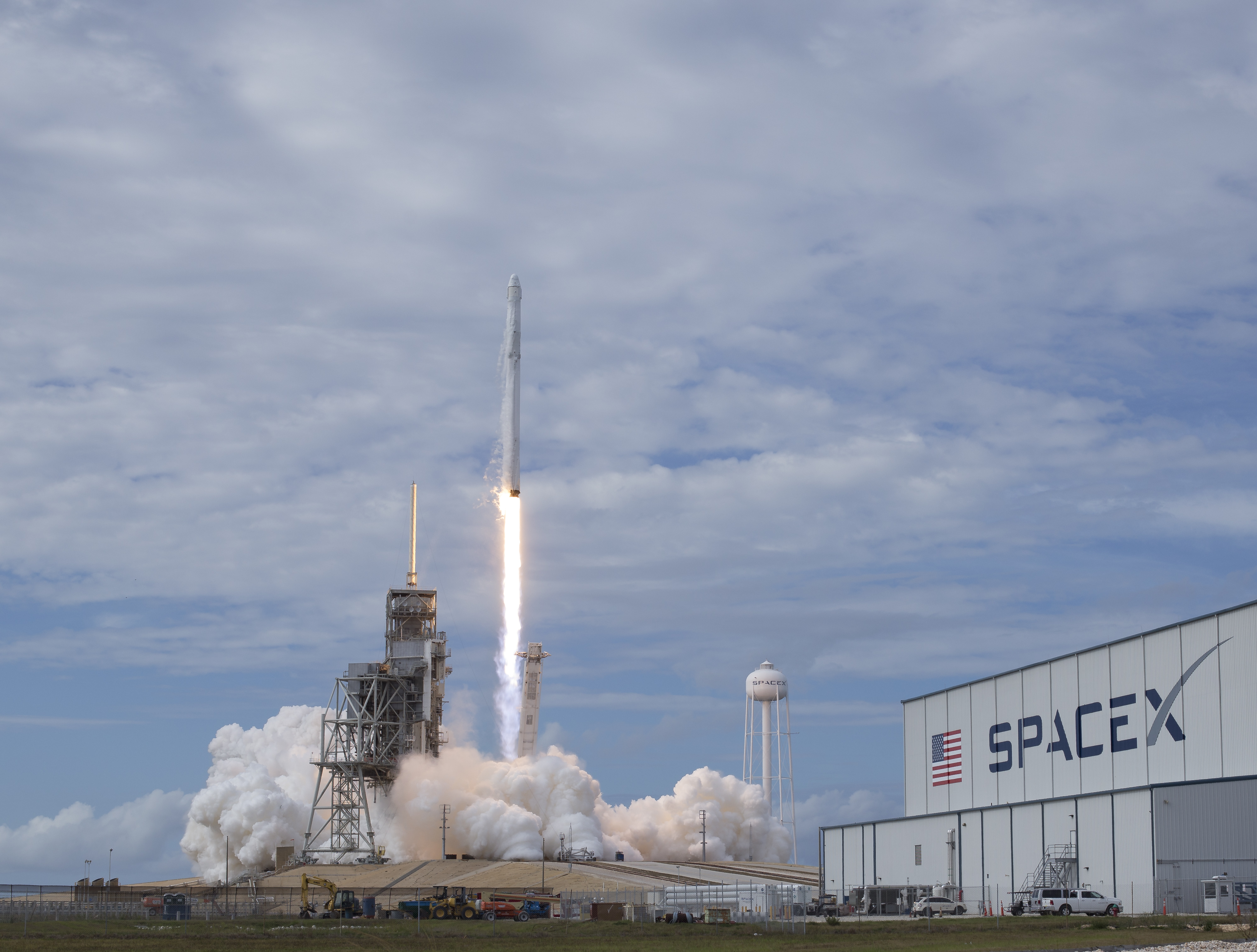 In this handout provided by NASA, a SpaceX Falcon 9 rocket launches from Kennedy Space Center on June 3, 2017. (Bill Ingalls—NASA/Getty Images)