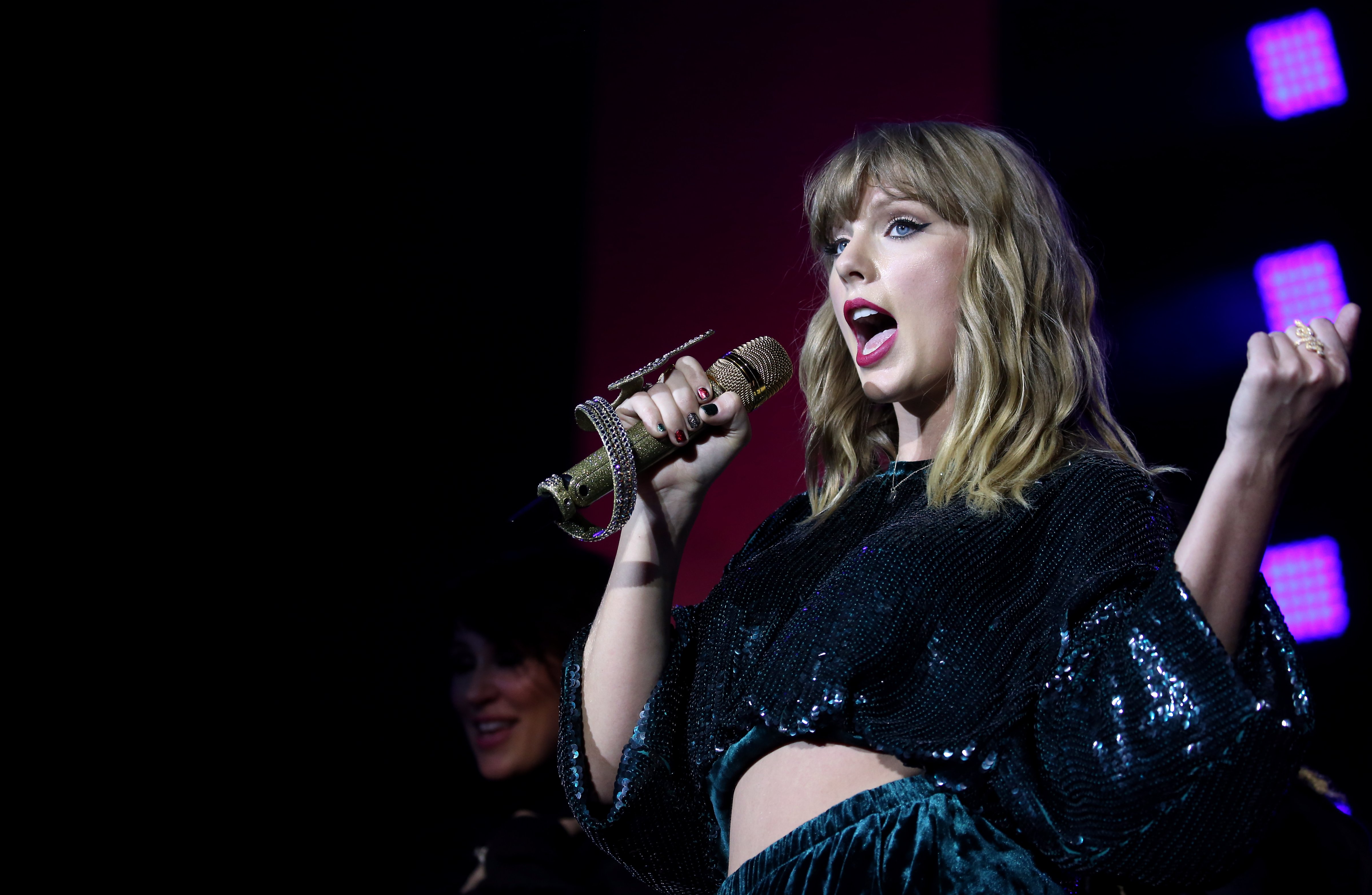 Taylor Swift performs on stage during day two of Capital's Jingle Bell Ball with Coca-Cola at London's O2 Arena. (Isabel Infantes—PA Images/Getty Images)