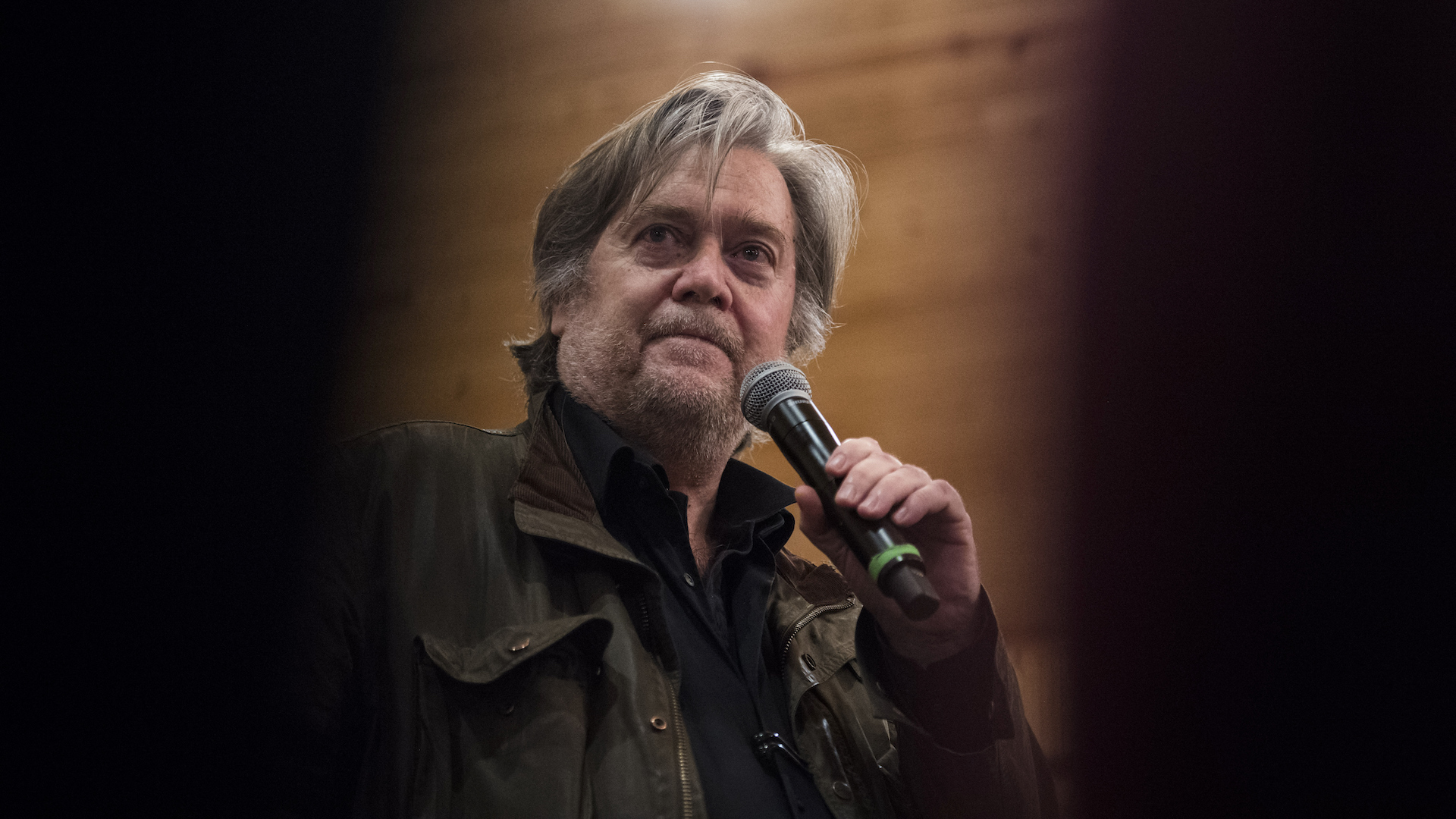 Former White House strategist Steve Bannon speaks at a campaign event for Senate candidate Senate candidate Roy Moore in Midland City, Alabama on Dec. 11, 2017. (Jabin Botsford—The Washington Post/Getty Images)