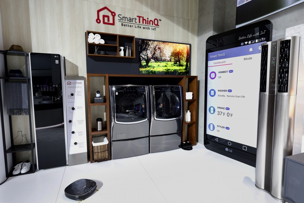 LG's Smart ThinQ home appliances at CES 2018 (LG)