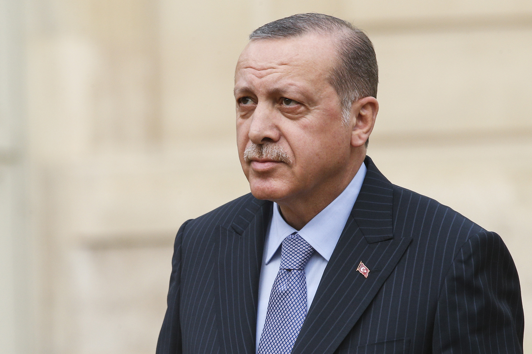 Turkish President Recep Tayyip Erdogan arrives at the Elysee palace in Paris on Jan. 5, 2018.