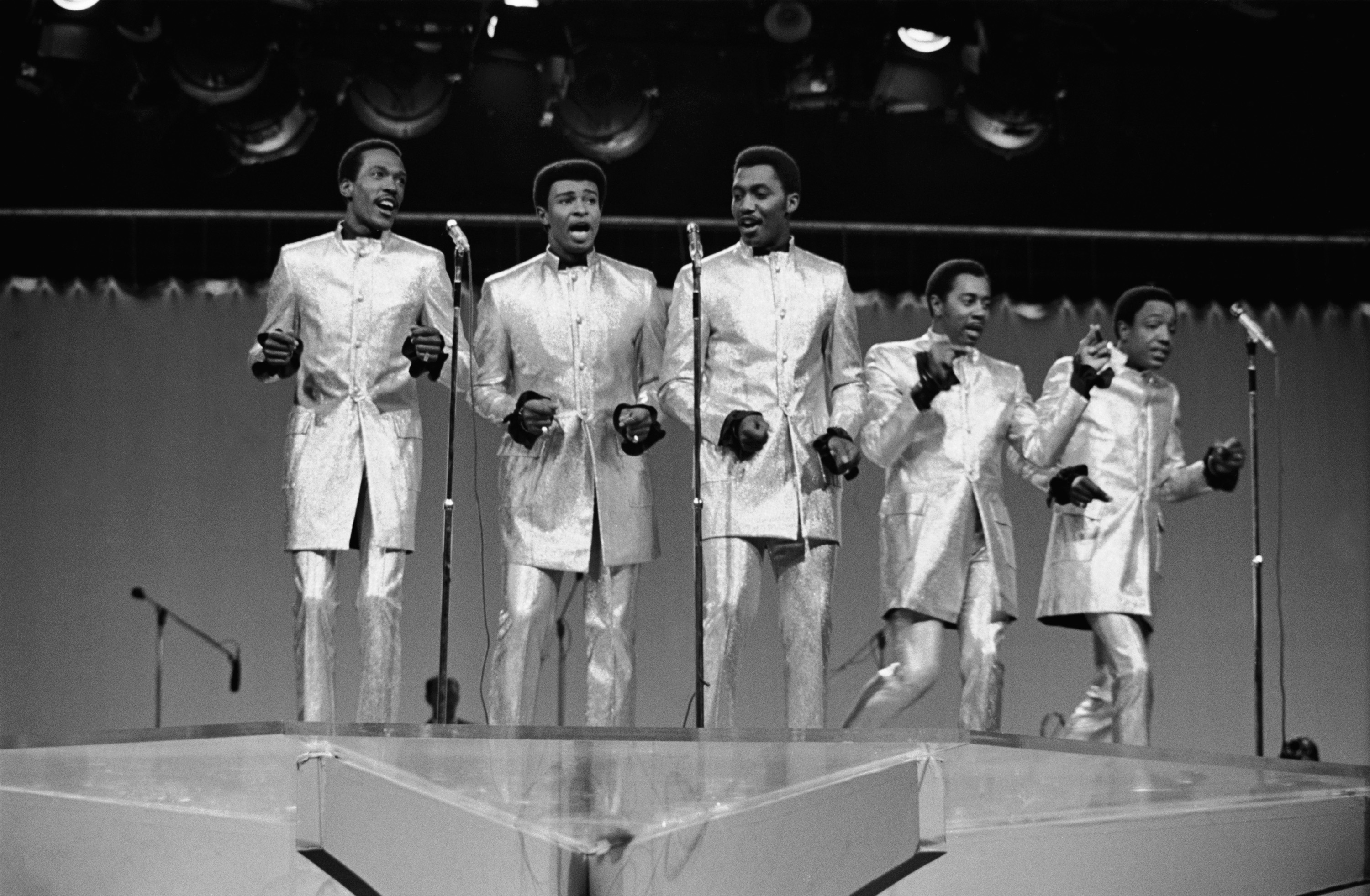 TCB -- Aired 12/9/68 -- Pictured: The Temptations: (l-r) Eddie Kendricks, Dennis Edwards, Otis Williams, Melvin Franklin, Paul Williams (Photo by NBC/NBCU Photo Bank via Getty Images) (NBC—NBC via Getty Images)