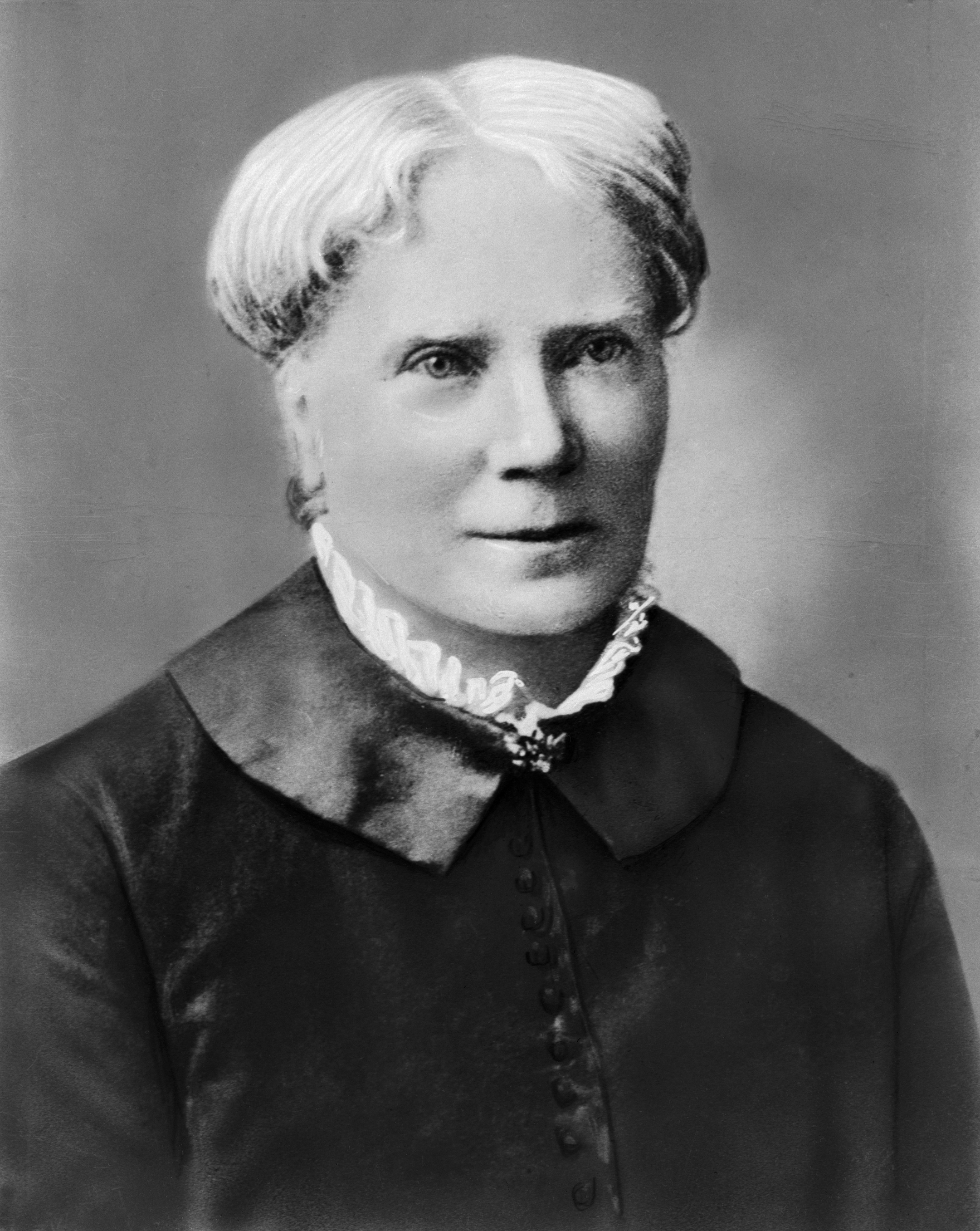 (Original Caption) Head and shoulders portrait of Elizabeth Blackwell (1821-1910), the first woman (in 1849), to receive a medical degree in the U.S. Undated photograph. (Bettmann—Bettmann Archive)