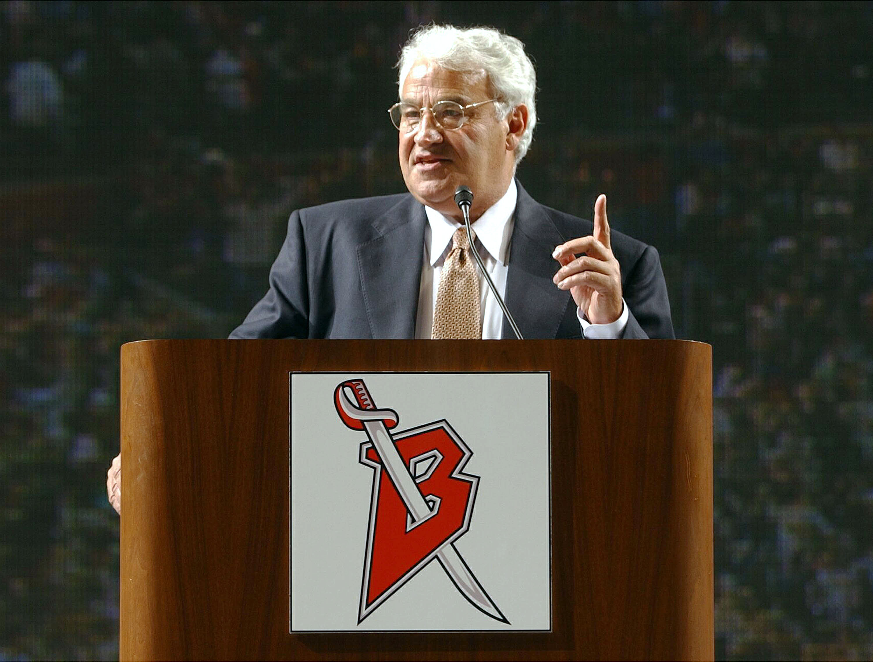 Sabers introduce Golisano as new owner