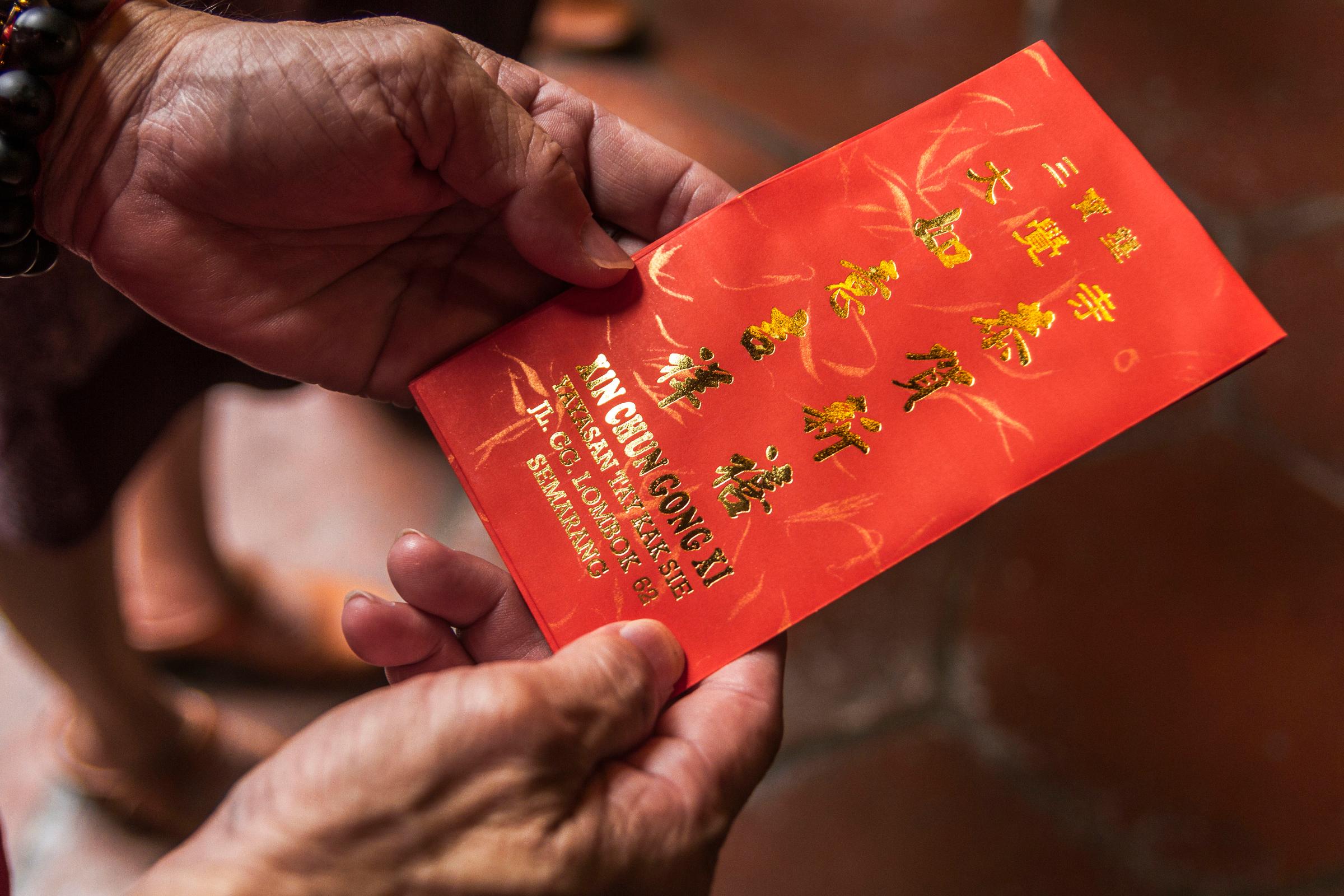 Chinese Community Elders Receive New Year Gifts in Semarang, Indonesia