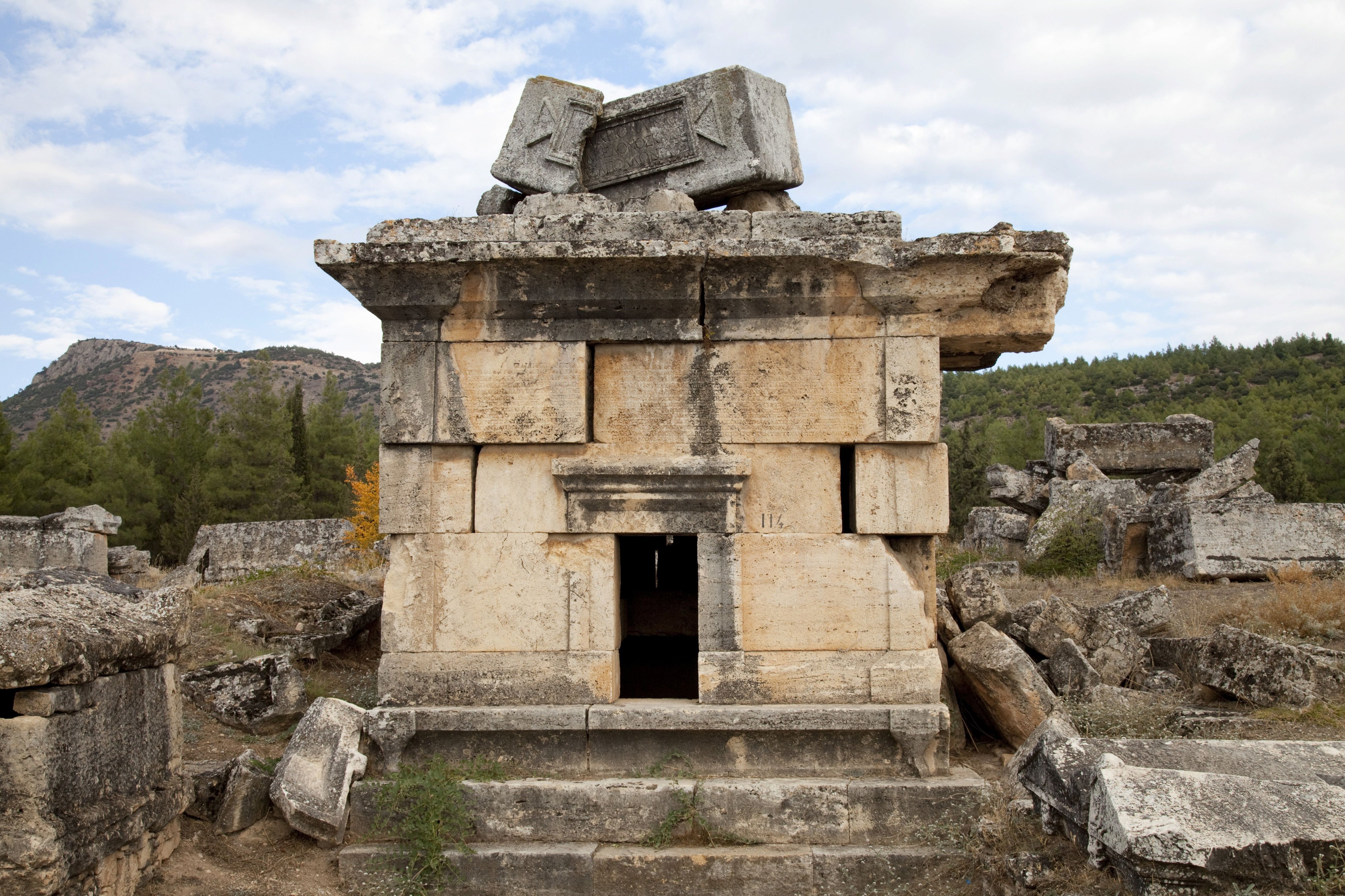 Tomb, Hierapolis, Pamukkale, Denizli, Turkey, Asia (Movementway/imageBROKER/REX/Shutterstock)