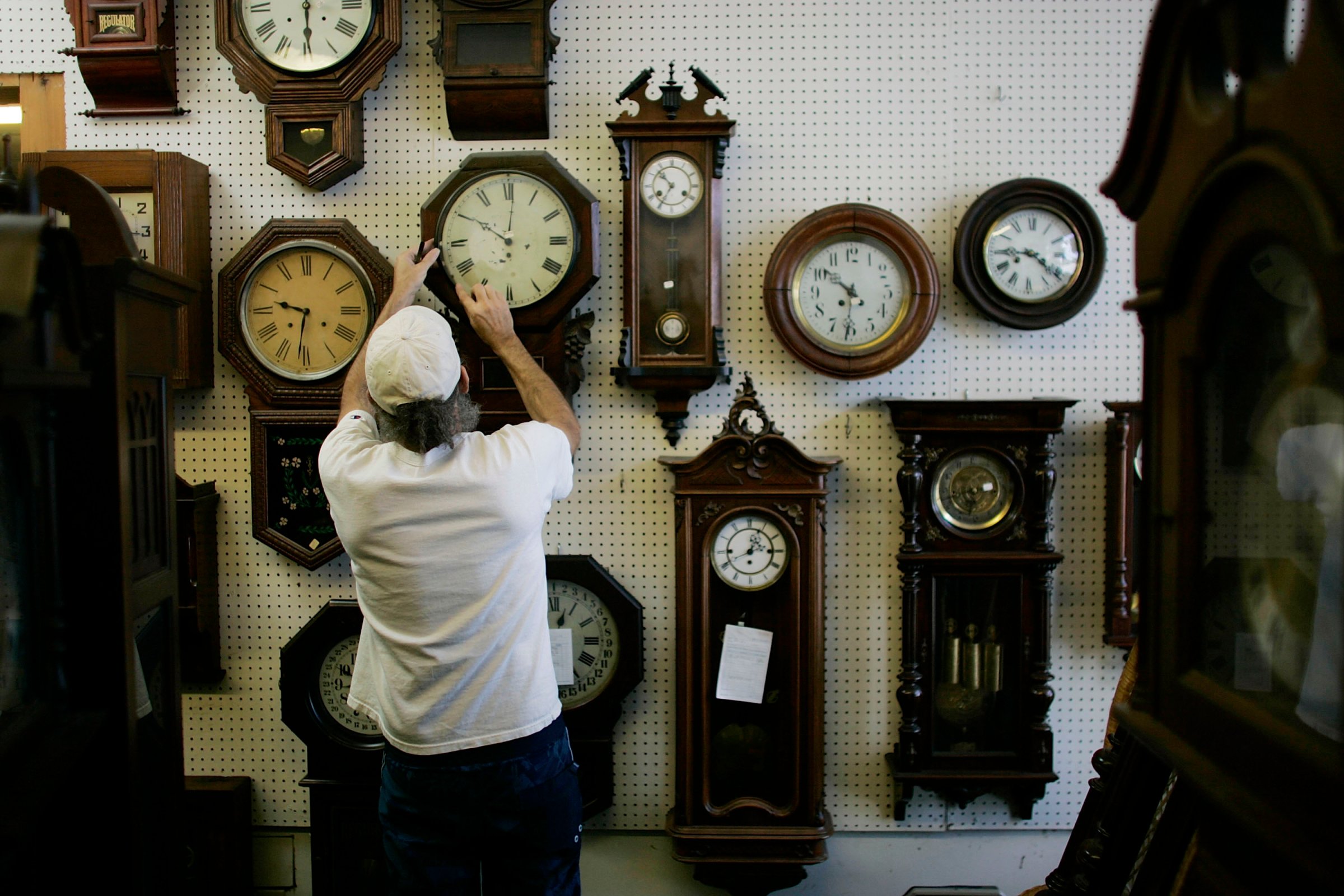 Businesses Prepare For Earlier Daylight Savings Time