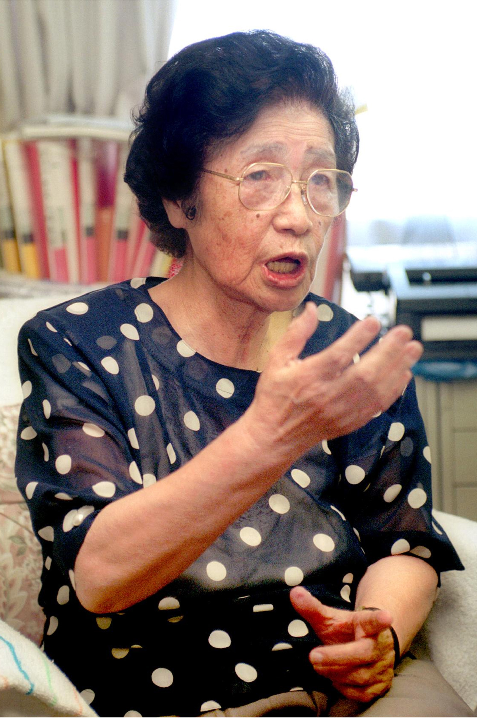 Geochemist Katsuko Saruhashi speaks during an interview on August 23, 1999 in Japan. (Sankei Archive/Getty Images)
