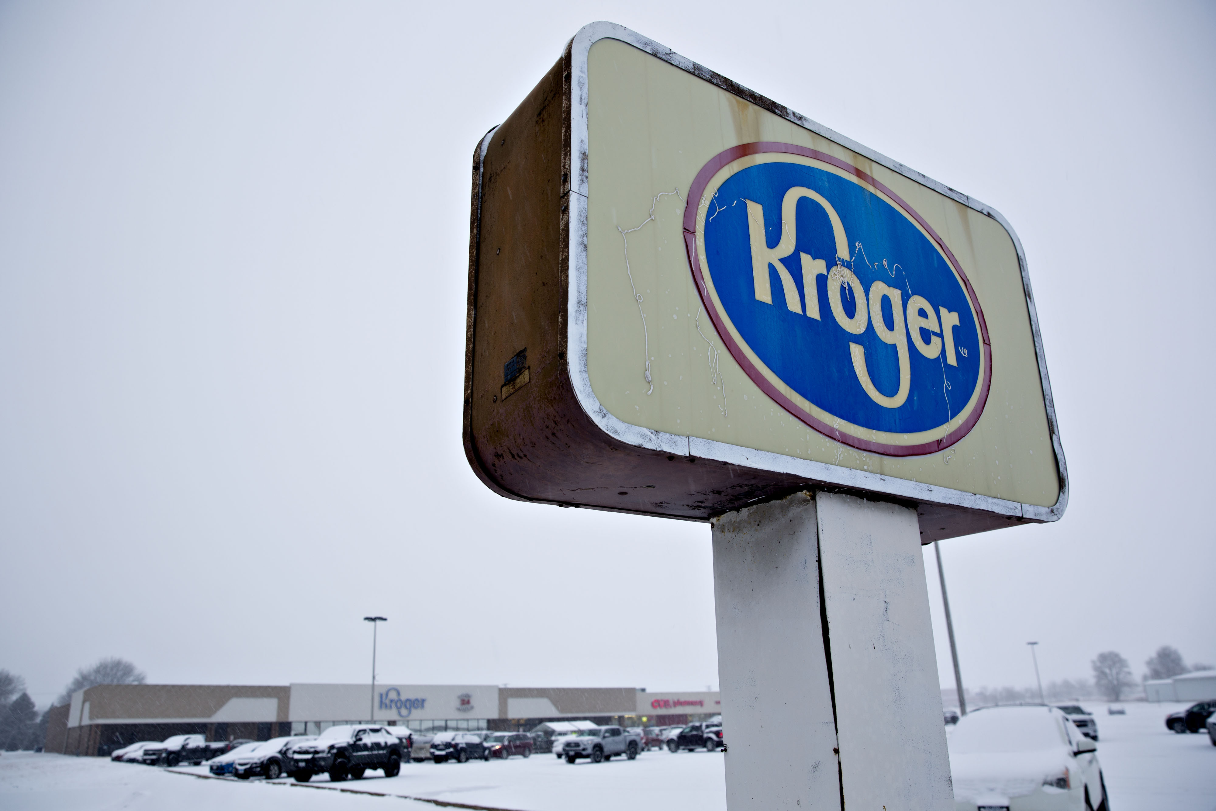Kroger Co. signage stands outside the company's supermarket in Sterling, Illinois, U.S., on Monday, Feb. 5, 2018. (Bloomberg—Bloomberg via Getty Images)
