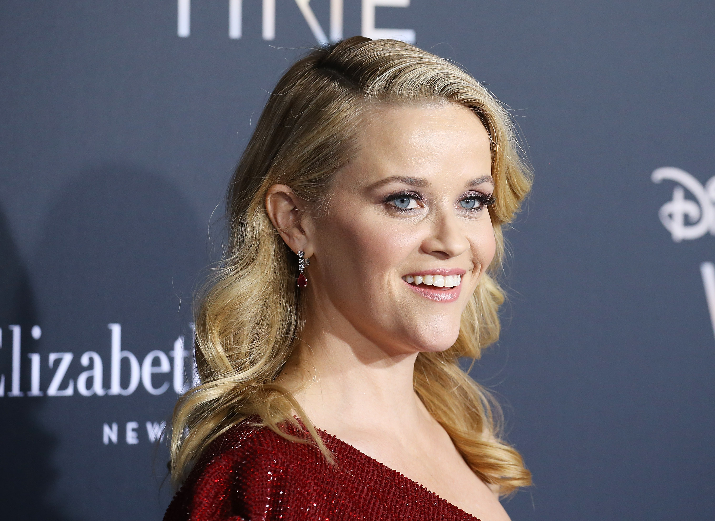 Reporter Gives Reese Witherspoon Legally Blonde Dissertation Time