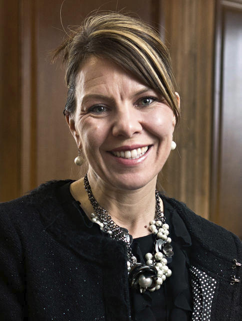 In this 2017 photo, Jennifer Riordan, of Albuquerque, N.M., poses for a photo in Albuquerque. Family, friends and community leaders are mourning the death of Riordan, a bank executive on a Southwest Airlines jet that blew an engine as she was flying home from a business trip to New York. (Marla Brose—The Albuquerque Journal/AP)