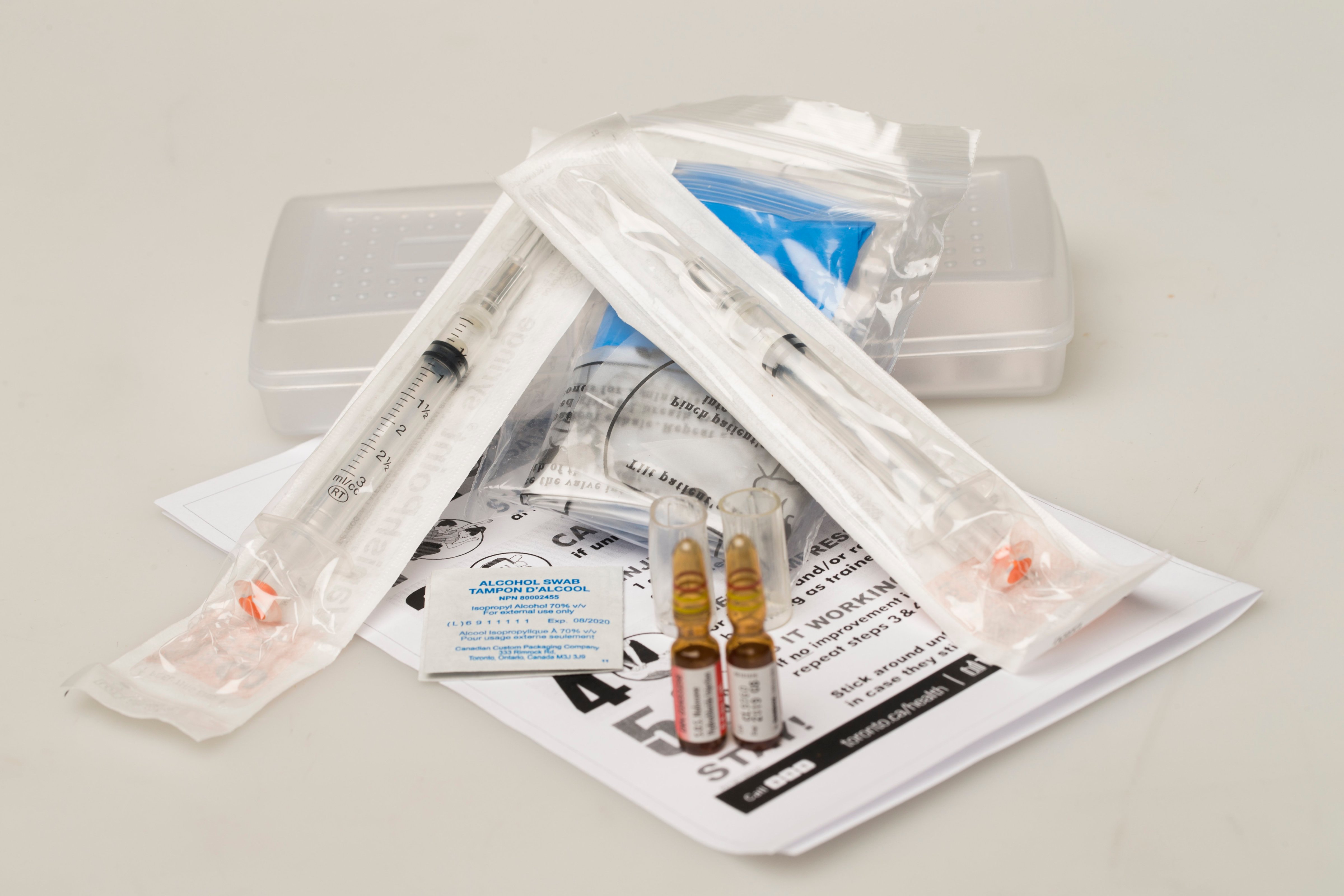 Naloxone kit, as purchased over the countrer.