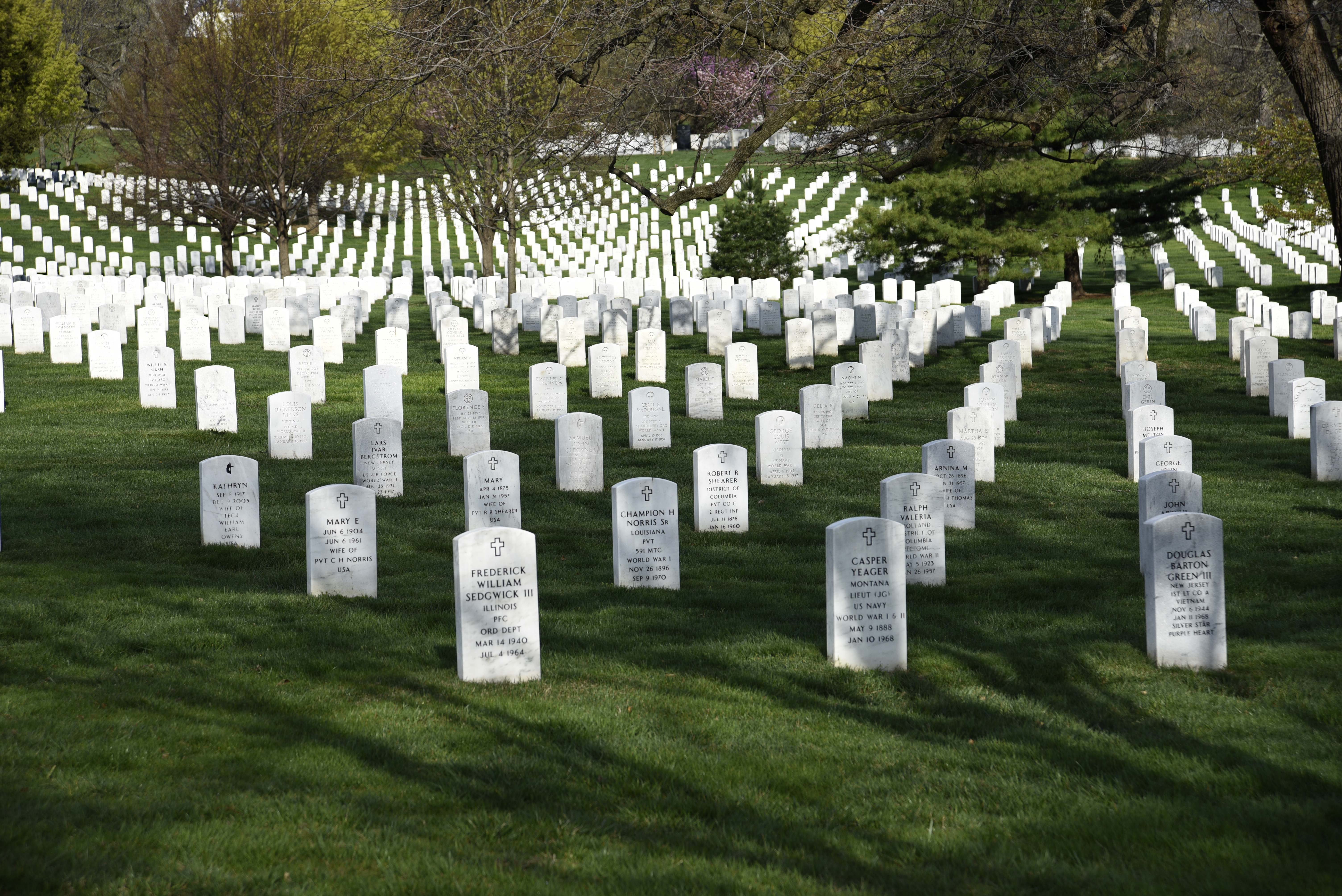 how to find a grave in arlington national cemetery