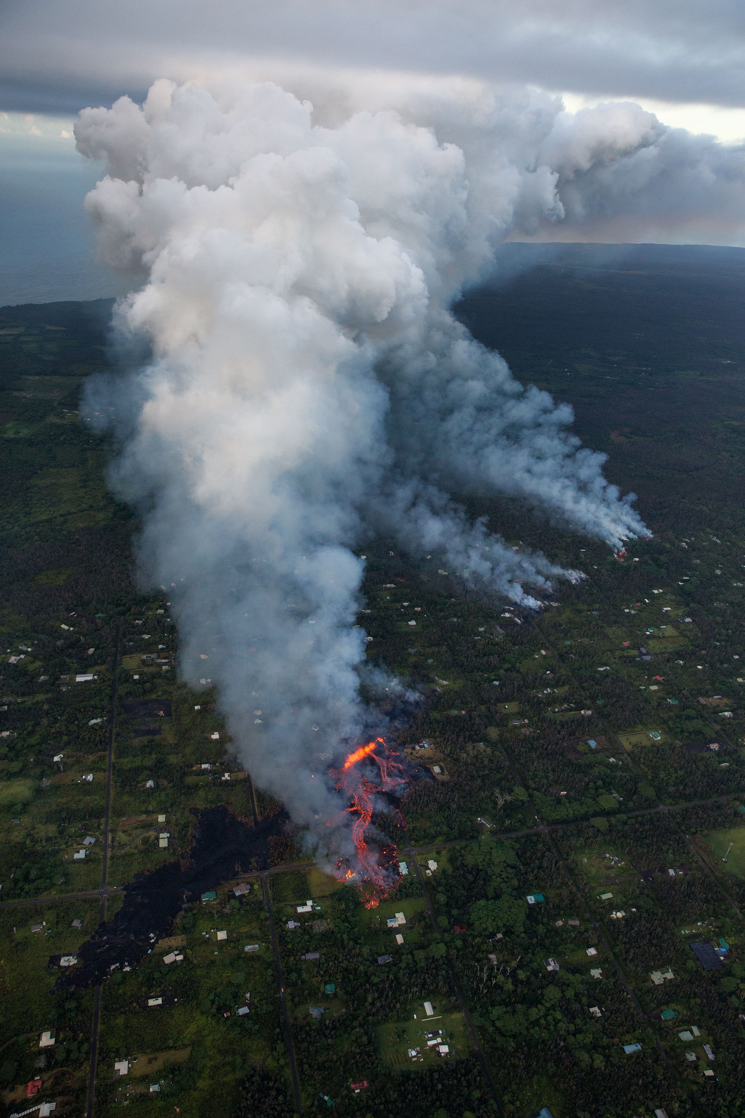 Omori says the helicopter flew at 4,000 feet above ground level. (Bruce Omori—Paradise Helicopters/EPA-EFE/Shutterstock)