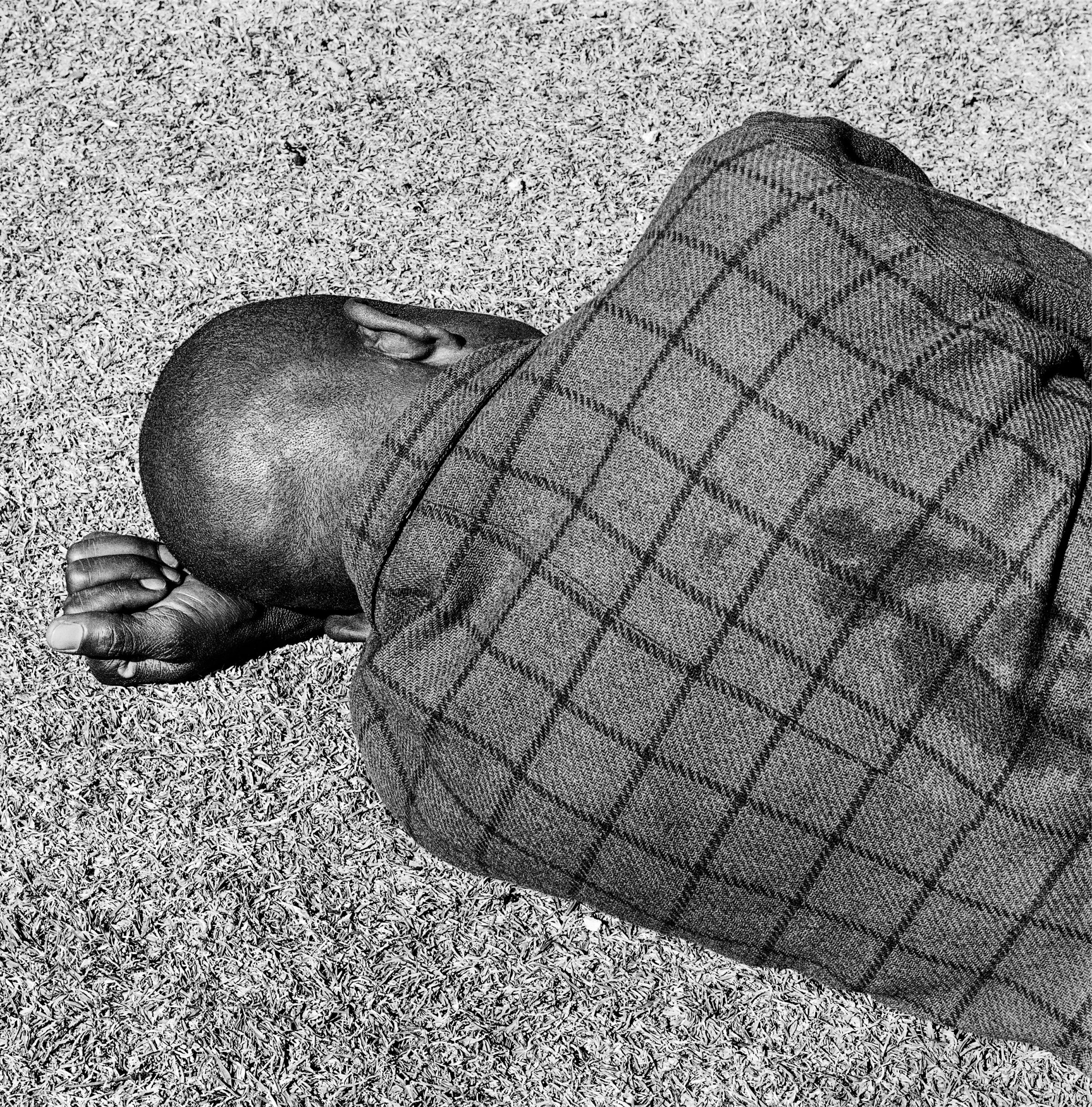 Sleeping man, Joubert Park, Johannesburg. 1975 (David Goldblatt—Courtesy of the Goodman Gallery)