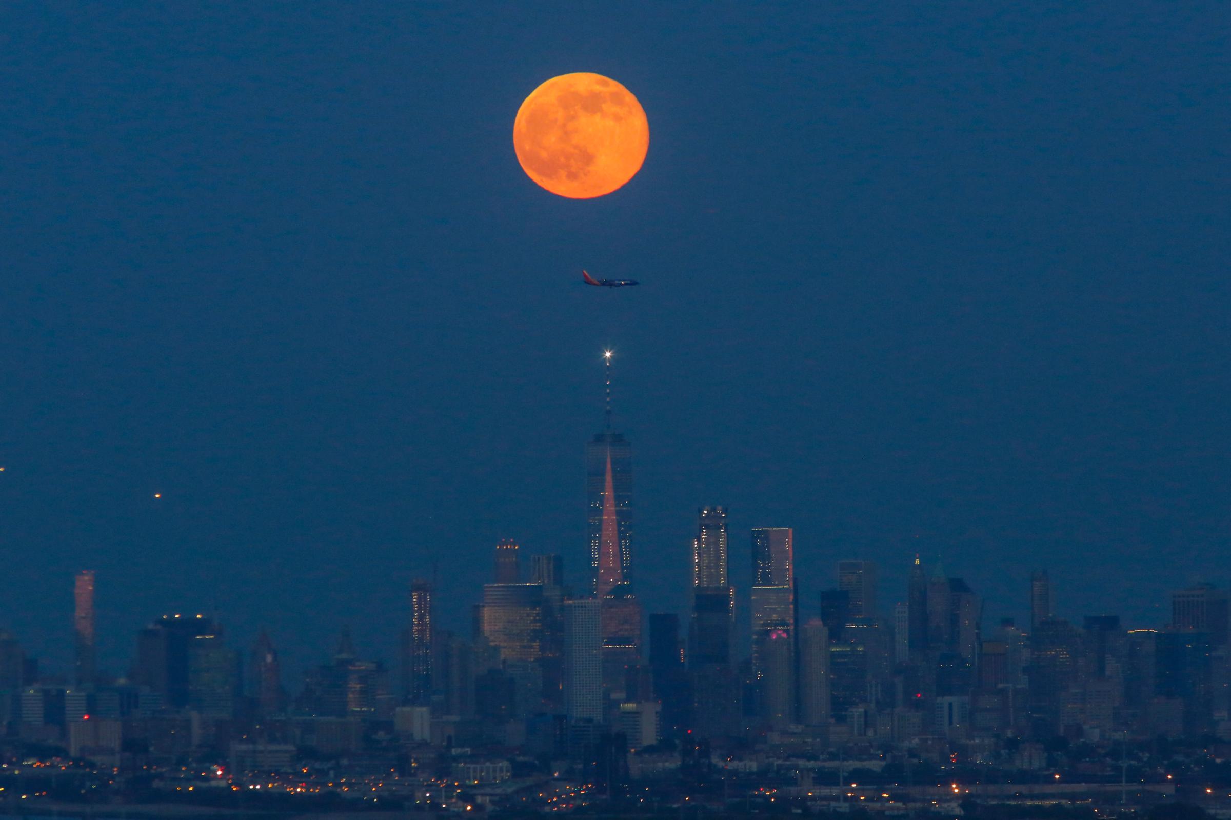Strawberry Moon rises over New York City