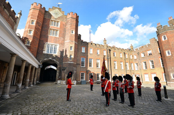 The St James's Palace before the christening of Prince George in the Chapel Royal. (John Stillwell —WPA Pool — Getty Images)