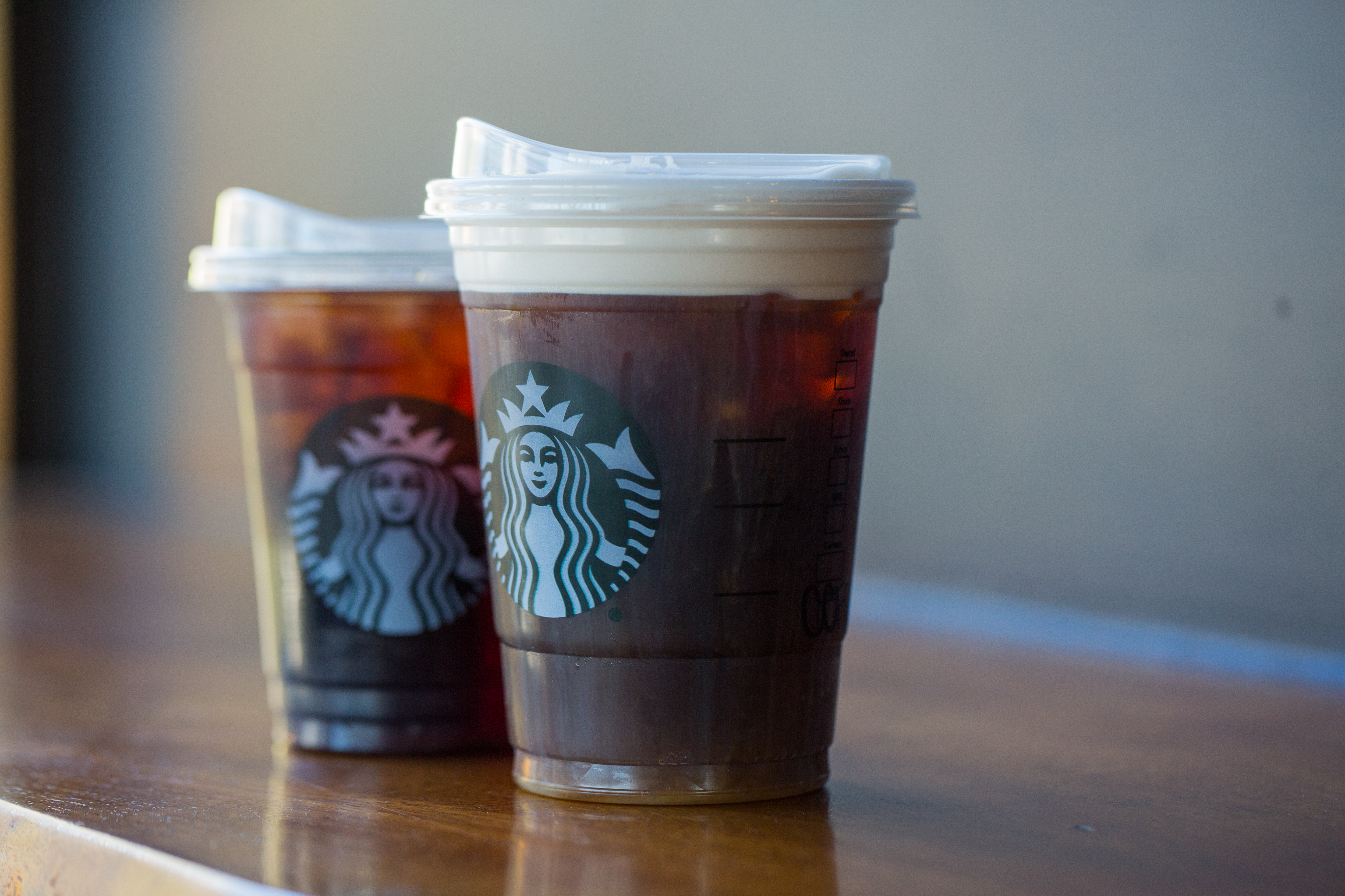 Starbucks to Gradually Replace Its Plastic Straw with Paper - NOW! Jakarta