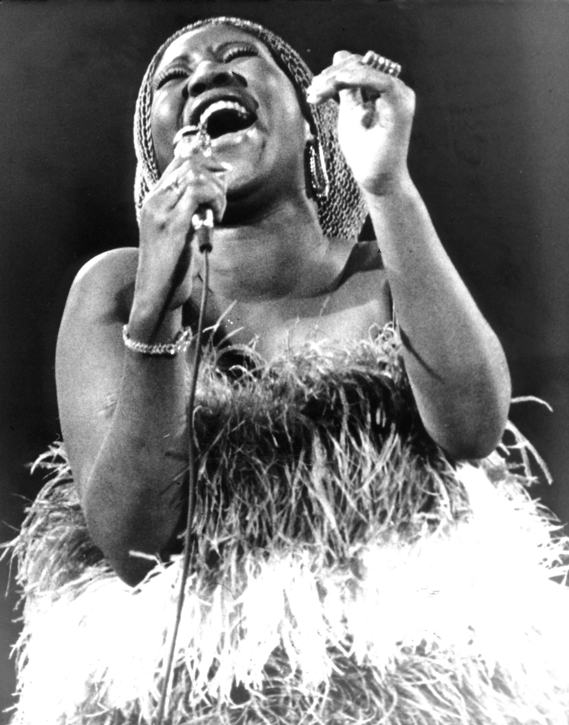 Aretha Franklin performs in 1971. (Chris Walter—WireImage/Getty Images)