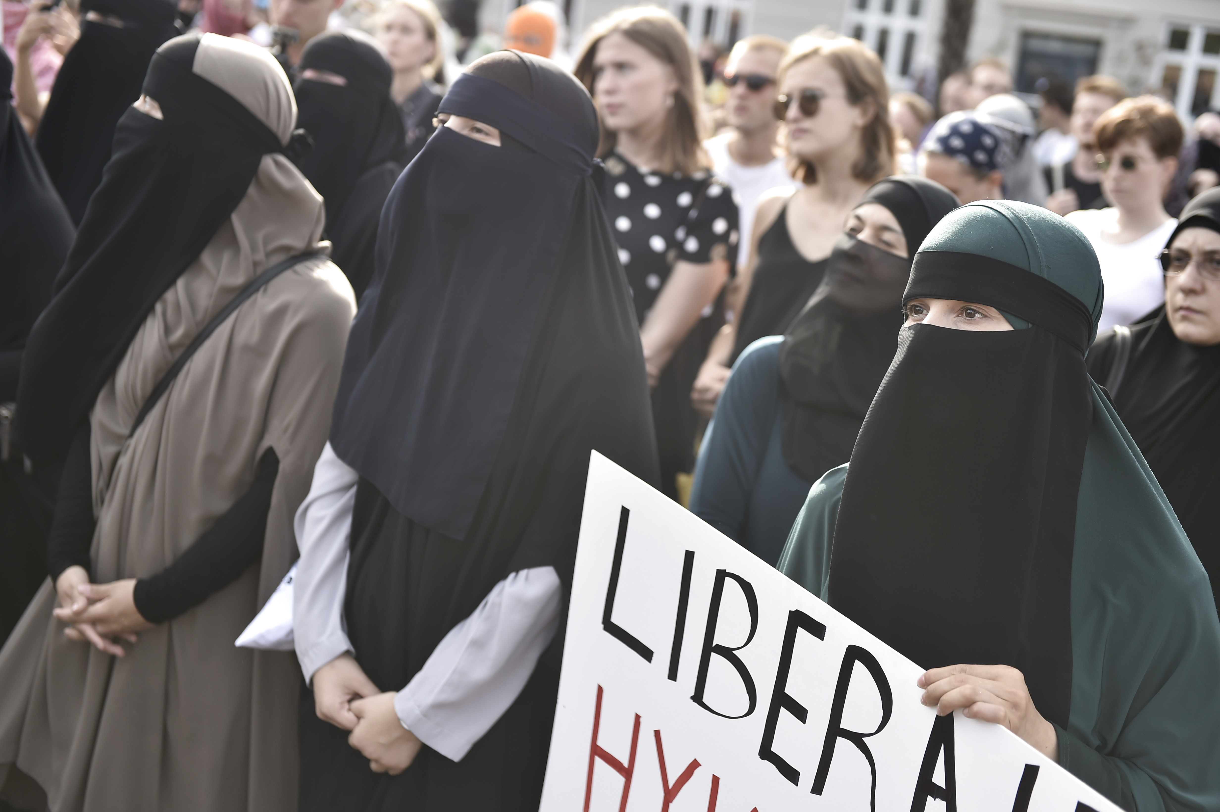 America niqab in Discrimination Against