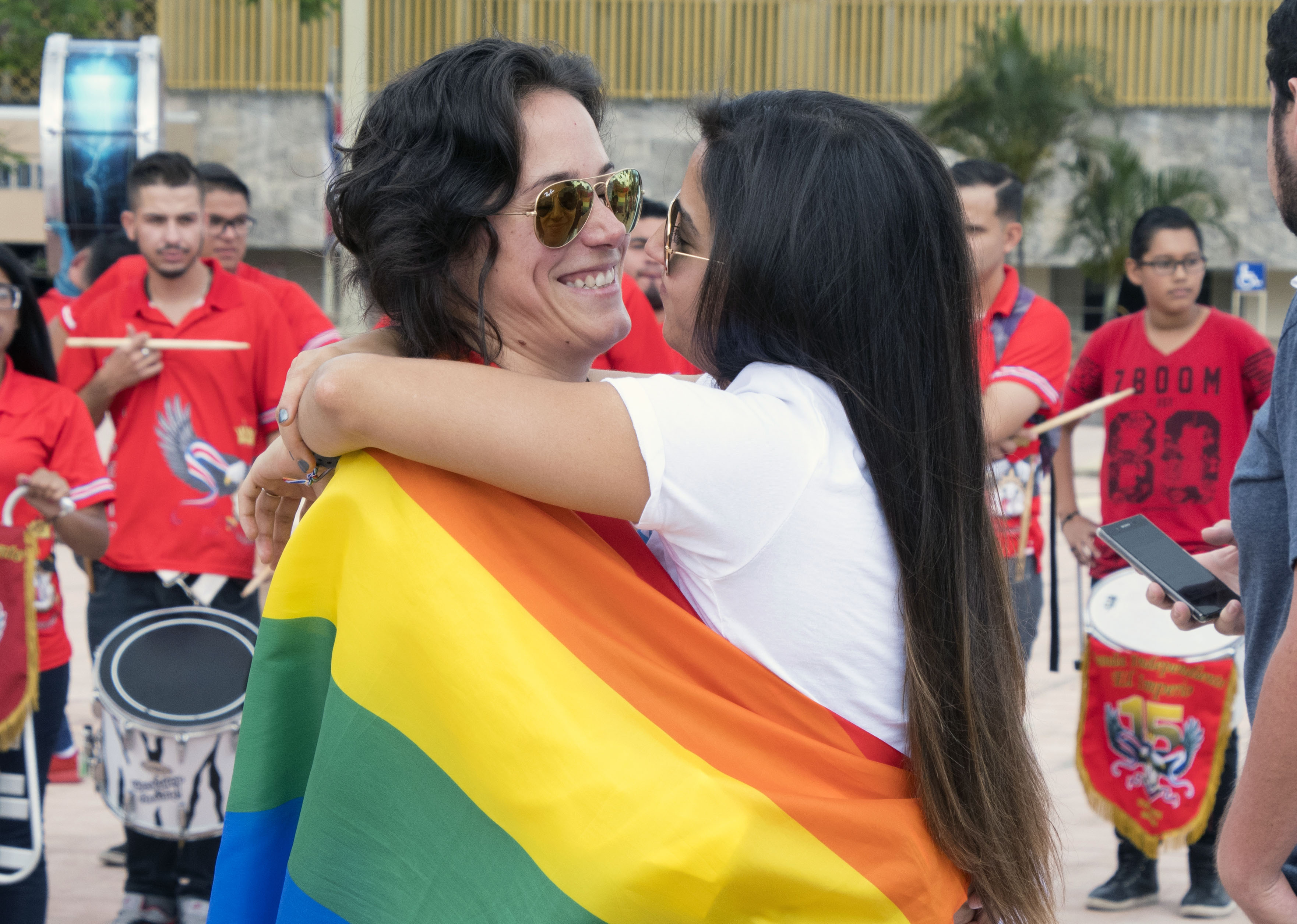 A couple during a demonstration in front of the Supreme Court of Justice in San Jose, on Aug. 4, 2018 to demand the legalization of same-sex marriage. (Ezequiel Becerra—AFP/Getty Images)