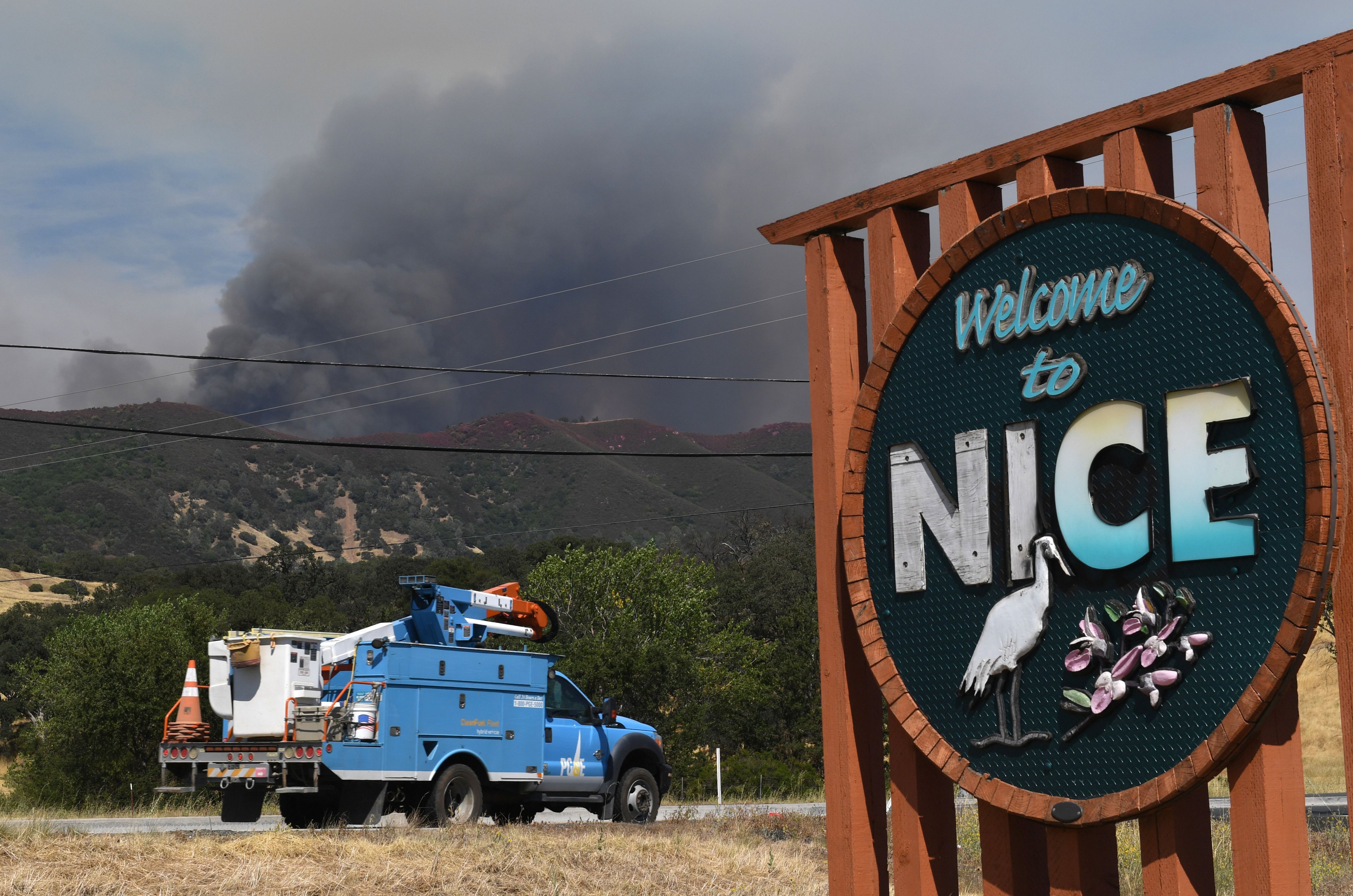 Wind swept flames from the Ranch fire threaten the town of Nice near Upper Lake, California, on August 3, 2018. (MARK RALSTON—AFP/Getty Images)
