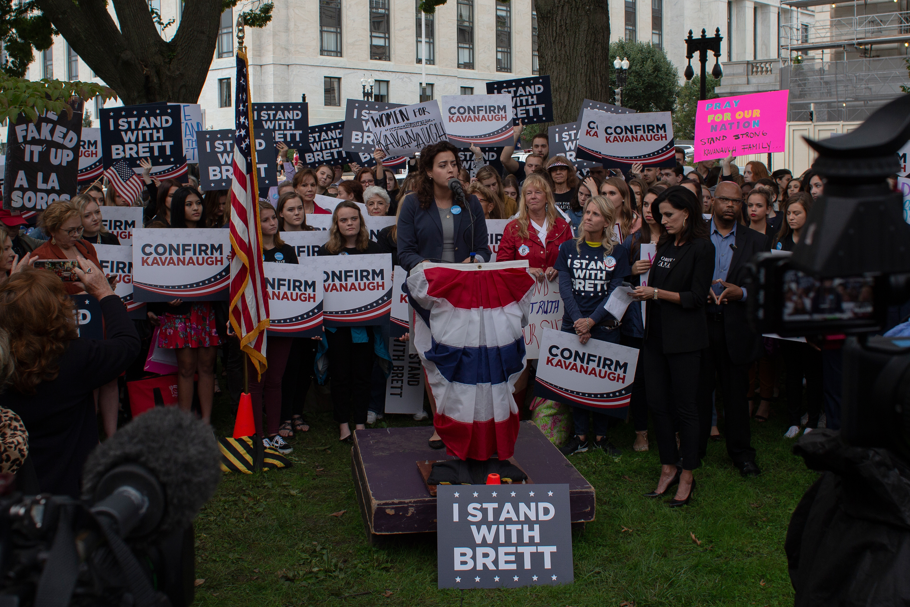 Demonstrators rally in support of the Senate confirmation of Judge Brett Kavanaugh on Capitol Hill on Sept. 27. (Alex Edelman—picture-alliance/dpa/AP Images)