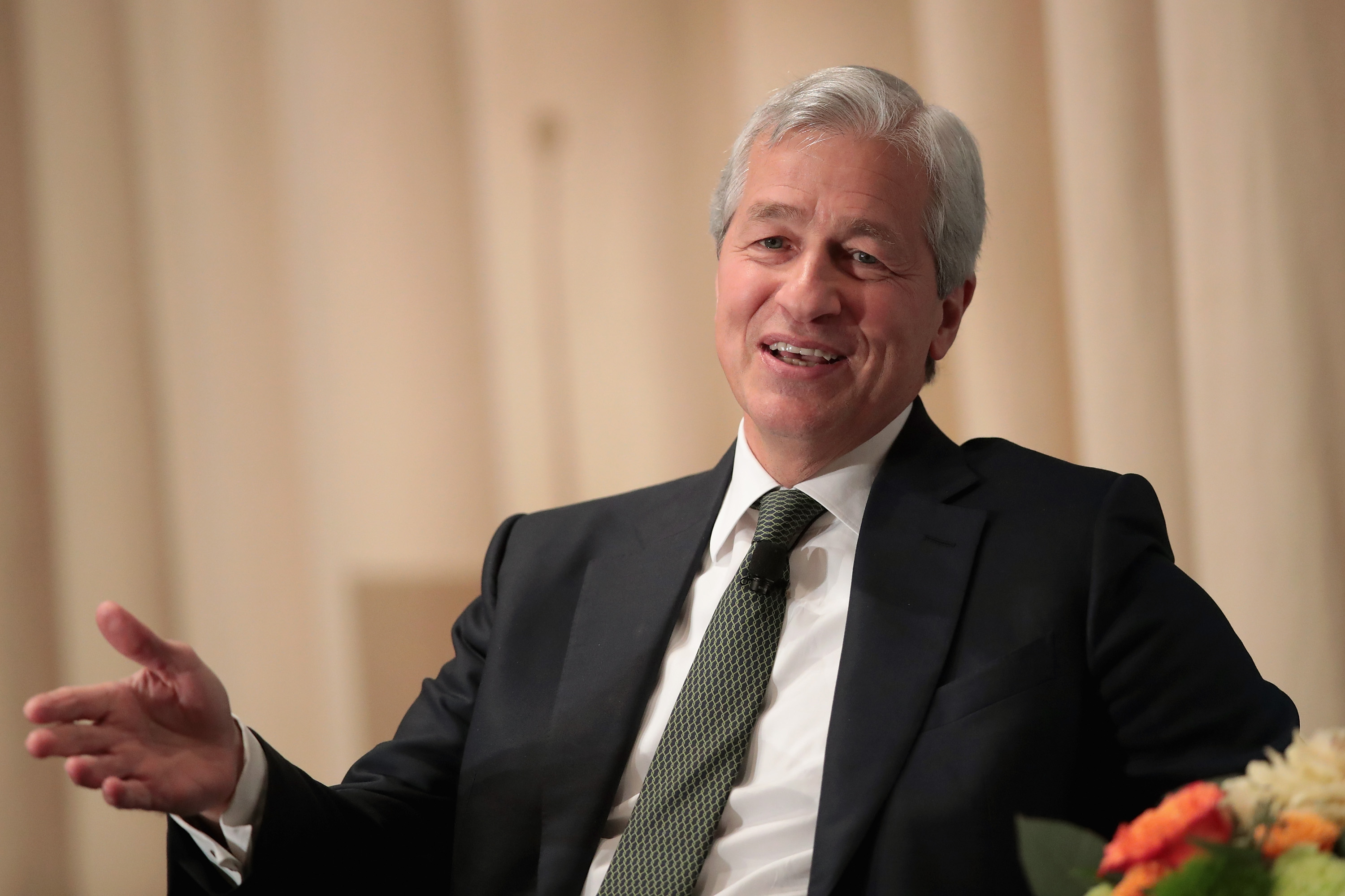 Jamie Dimon, Chairman and CEO of JPMorgan Chase & Co, fields questions from Mellody Hobson, president of Ariel Investments, during a luncheon hosted by The Economic Club of Chicago on November 22, 2017 in Chicago, Illinois. (Scott Olson—Getty Images)