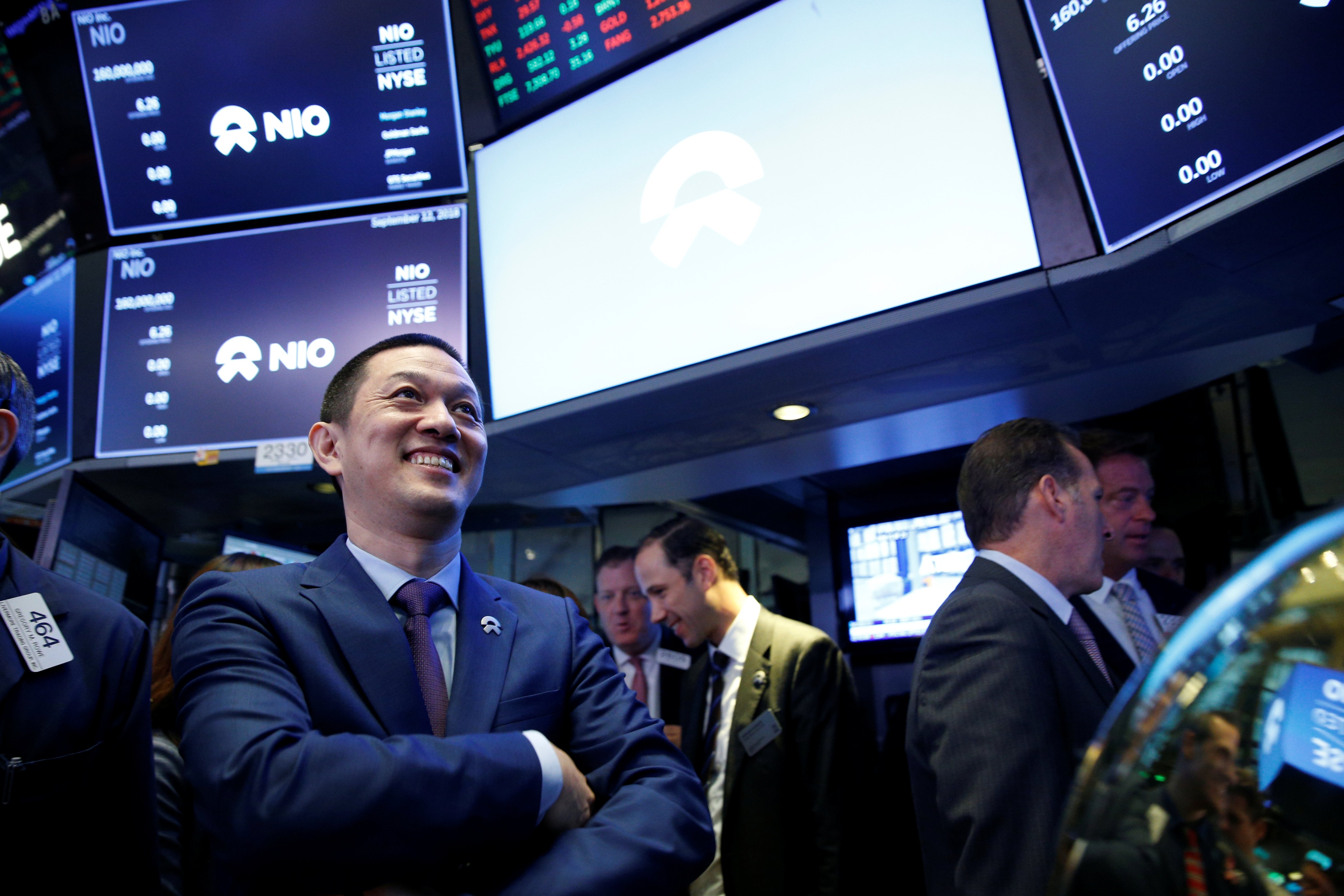 Bin Li, CEO of Chinese electric vehicle start-up Nio Inc., celebrates the companys initial public offering (IPO) at the NYSE in New York