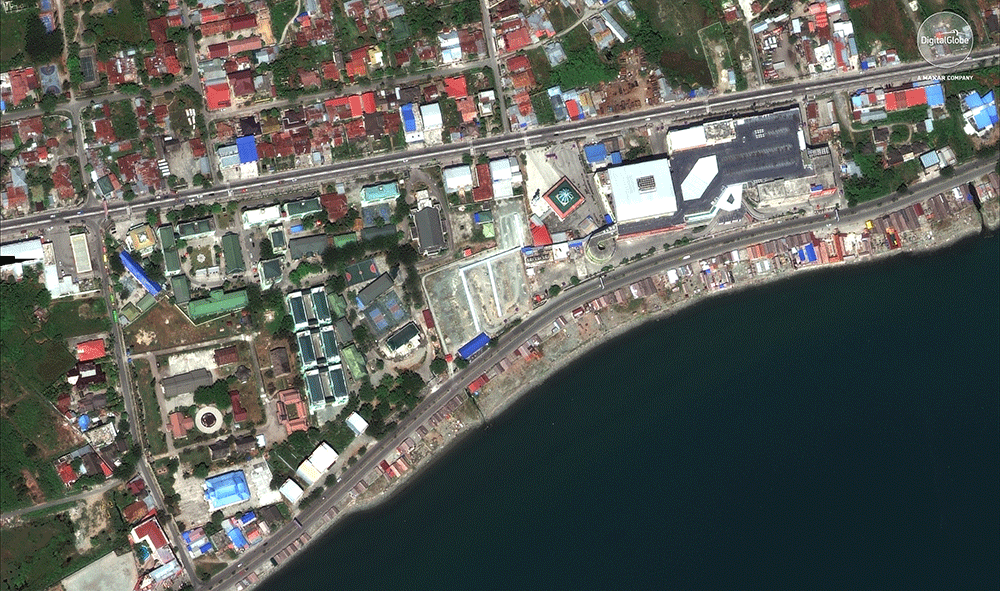 A shopping mall and waterfront in Palu. (Satellite image ©2018 DigitalGlobe, a Maxar company)