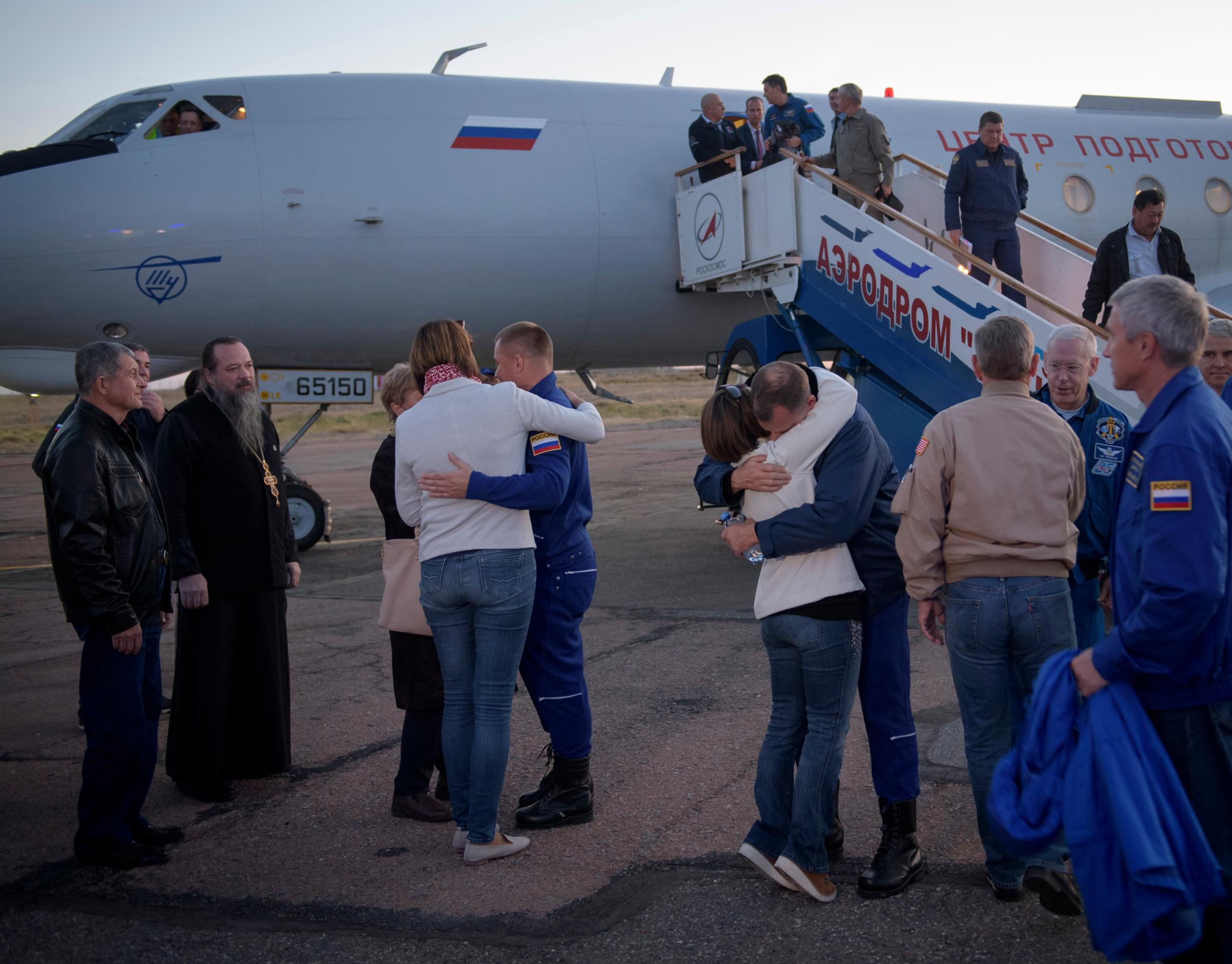 Expedition 57 Crew Returns to Baikonur