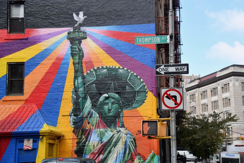 A mural painted by Brazilian street artist Eduardo Kobra is seen on October 29, 2018 in New York City. (Angela Weiss— AFP/Getty Images)