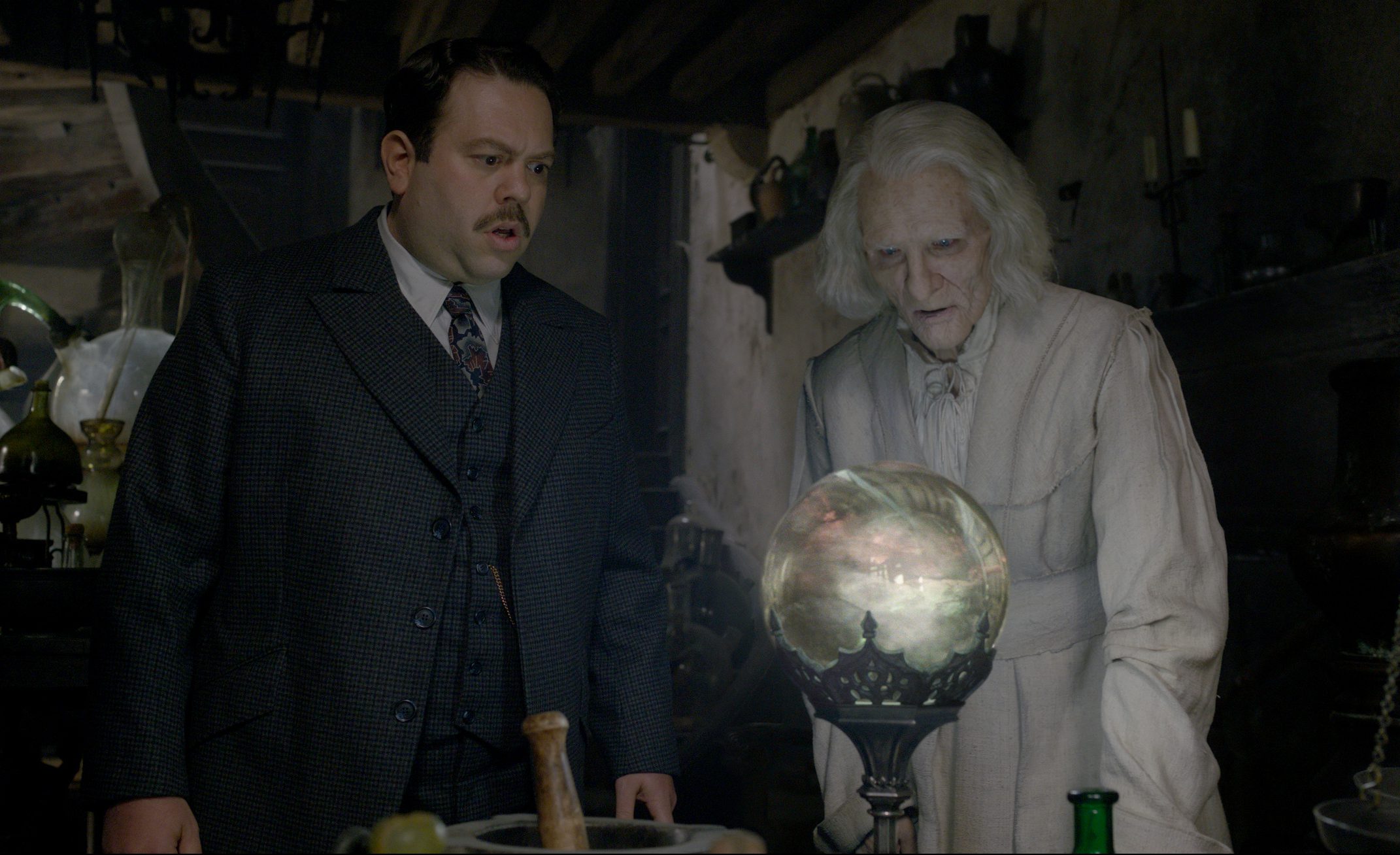 Dan Fogler and Brontis Jodorowsky in <i>The Crimes of Grindelwald</i> (Warner Bros.)