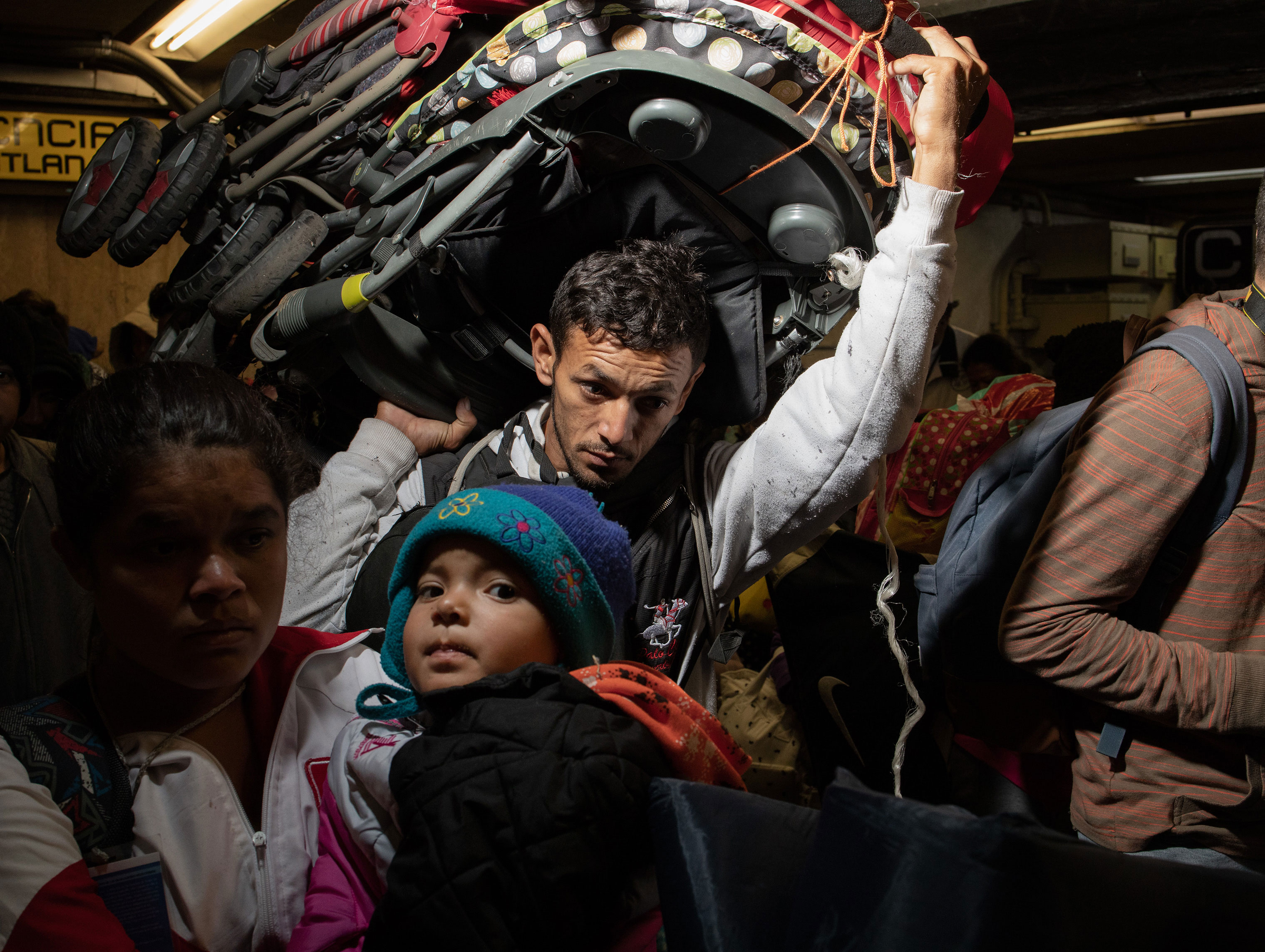 Thousands of migrants from Central America, began to leave Mexico City on the morning of Nov. 10, 2018. (Jerome Sessini—Magnum Photos for TIME)