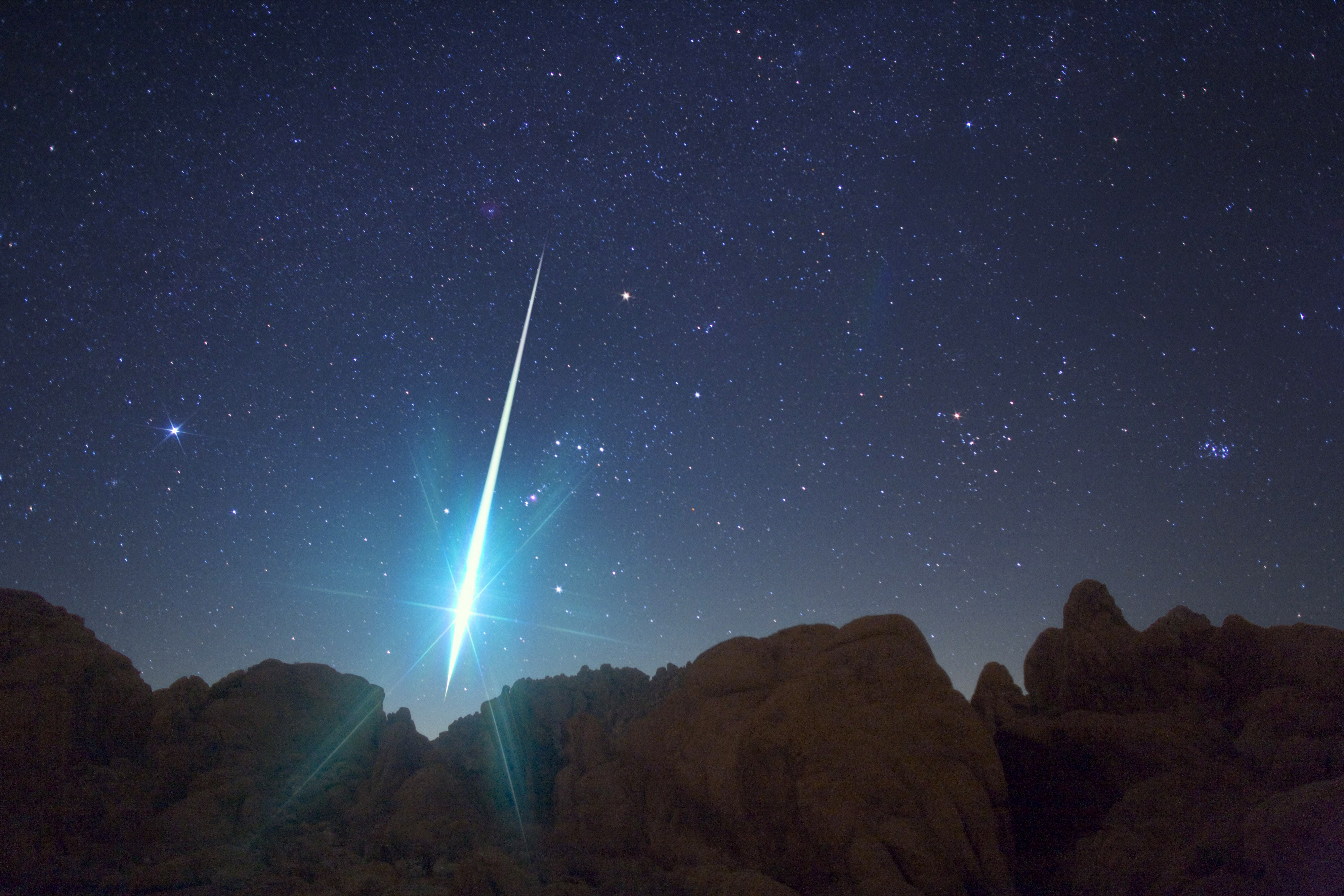 A meteor hurtling to earth during the annual Geminid meteor shower on December 14, 2009. (Barcroft&mdash;Barcroft Media via Getty Images)