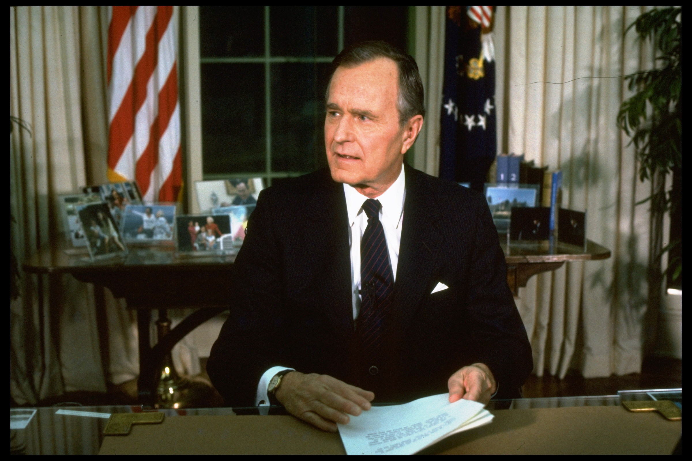 President George H.W. Bush addresses the nation from the Oval Office about the start of Operation Desert Storm. (Diana Walker&mdash;Time &amp; Life Pictures/Getty Image)
