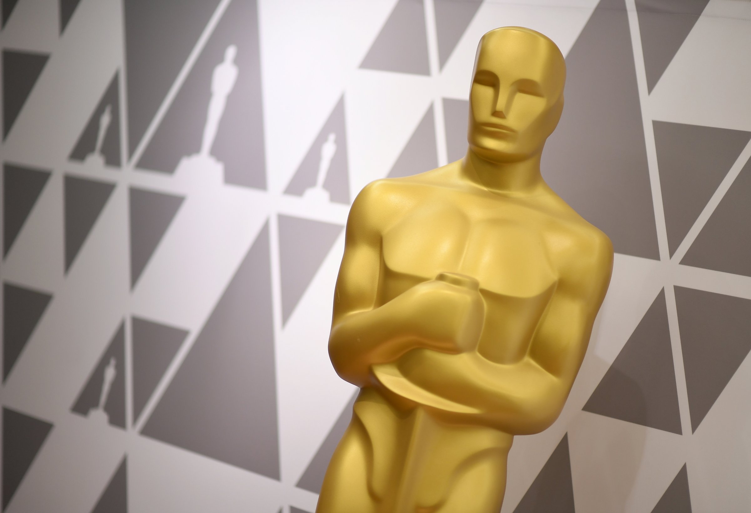 People have ideas on who should host the Oscars 2019